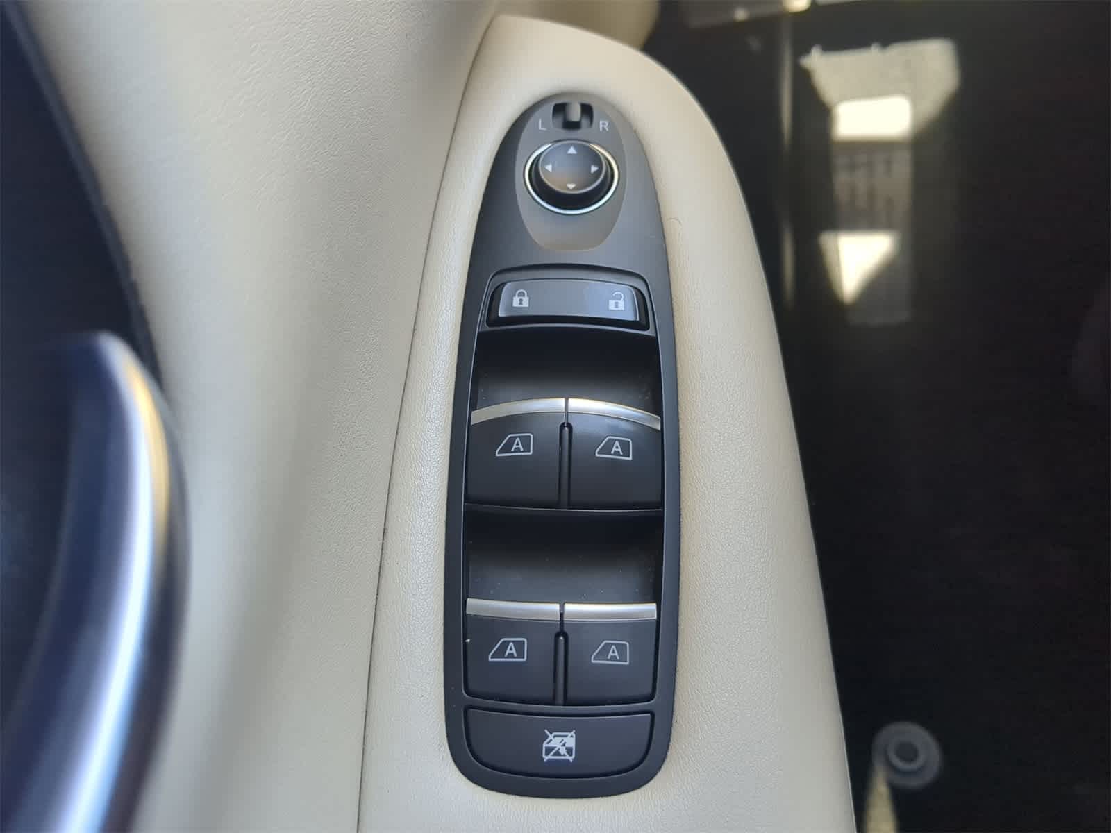 2019 INFINITI QX50 Essential 23