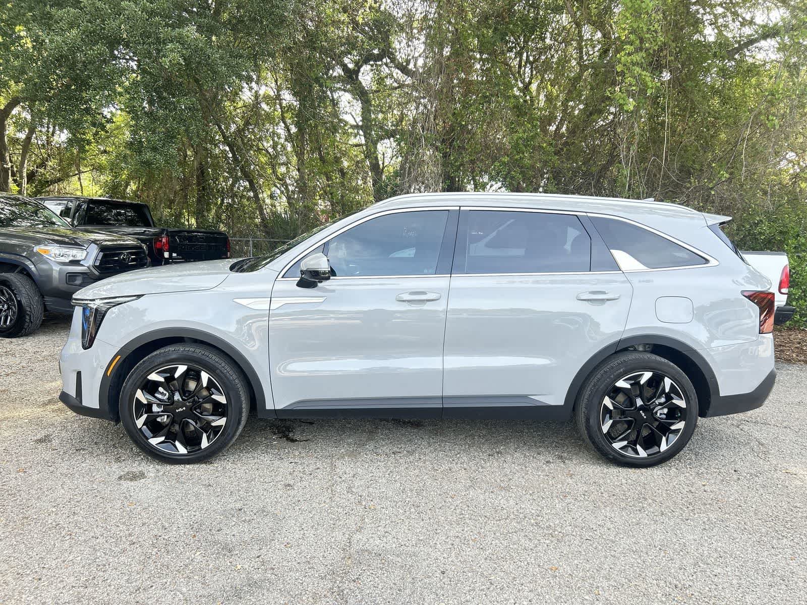 Thumbnail: 2025 Kia Sorento - 4