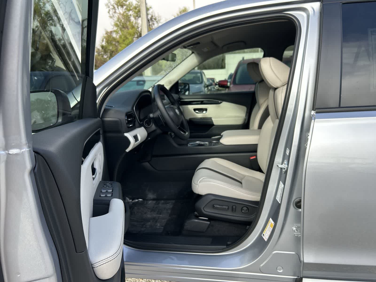 Thumbnail: 2026 Honda Pilot - 12