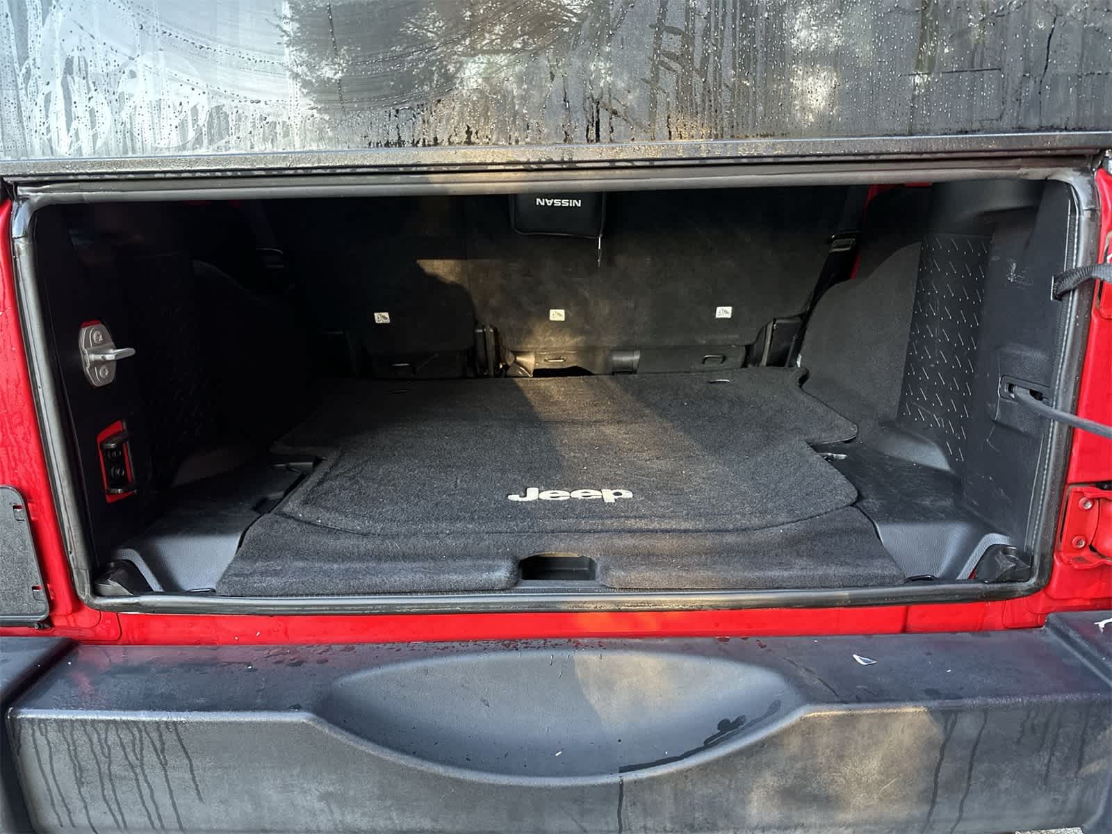 Thumbnail: 2015 Jeep Wrangler - 19