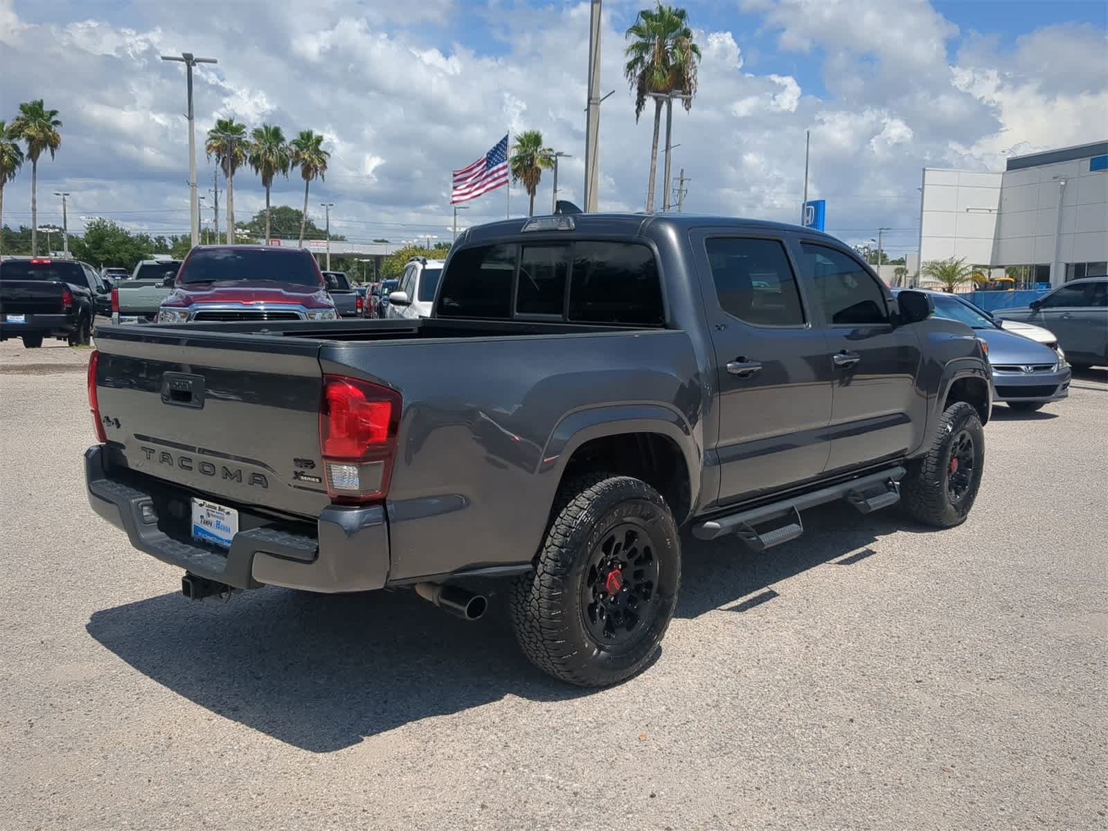 Thumbnail: 2022 Toyota Tacoma - 6