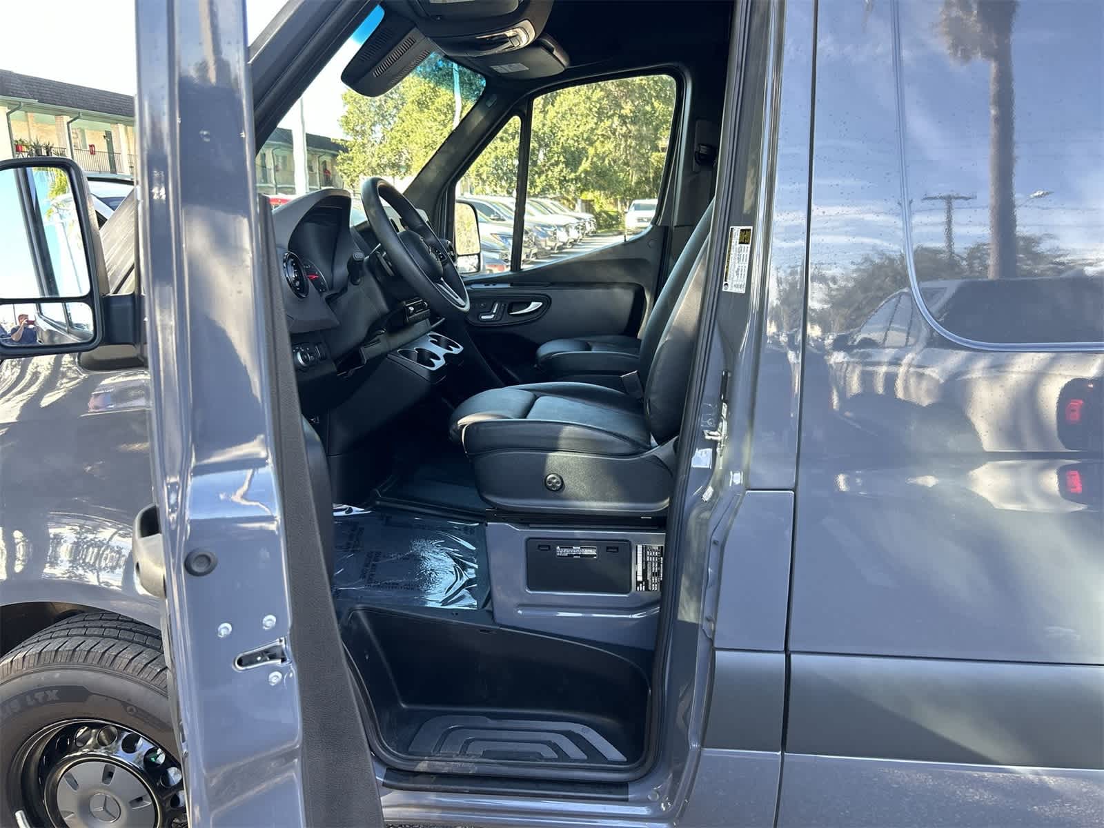 Thumbnail: 2024 Mercedes-Benz Sprinter - 2