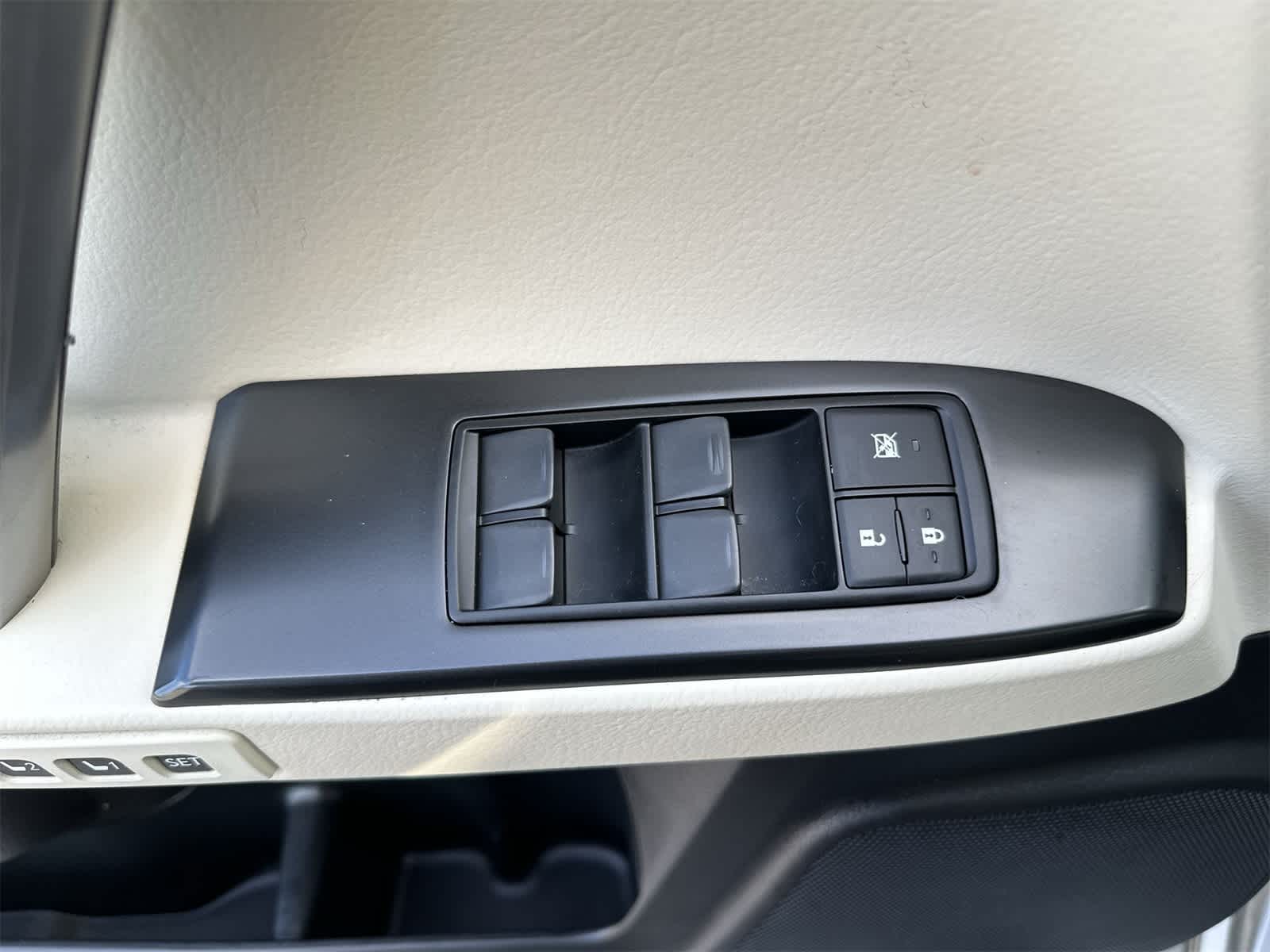 Thumbnail: 2023 Lexus GX - 7