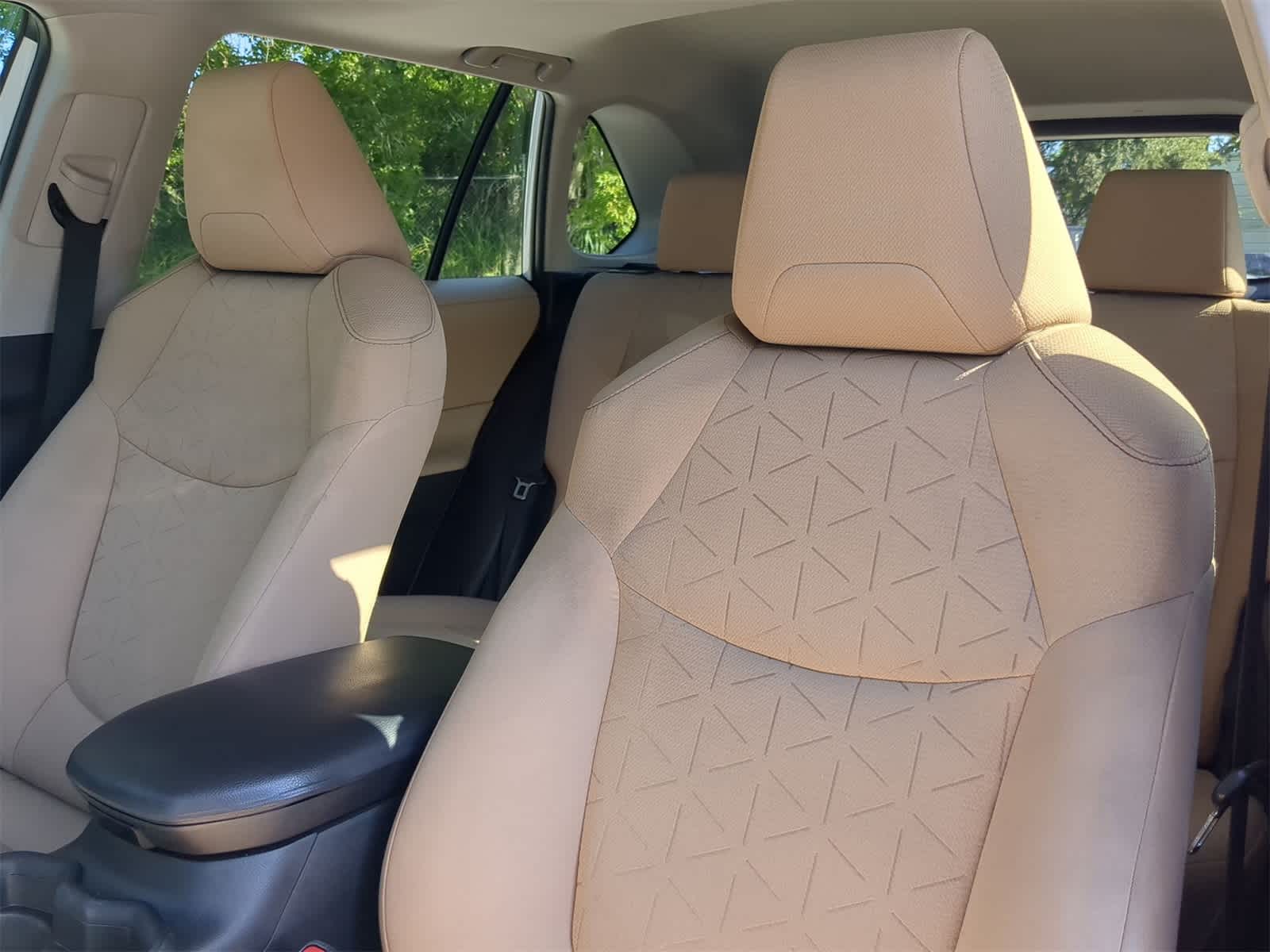 Thumbnail: 2021 Toyota RAV4 - 8