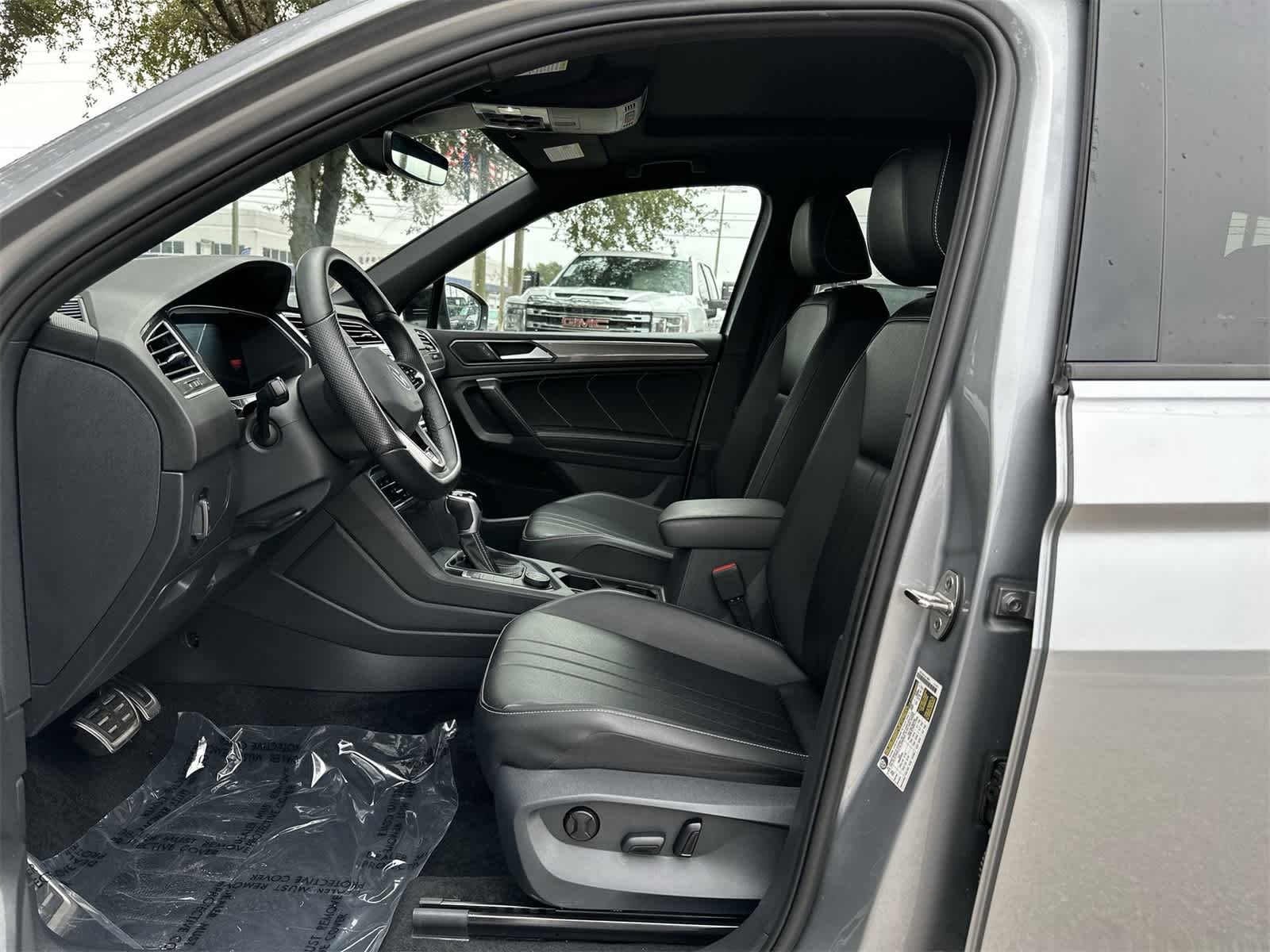 Thumbnail: 2024 Volkswagen Tiguan - 5