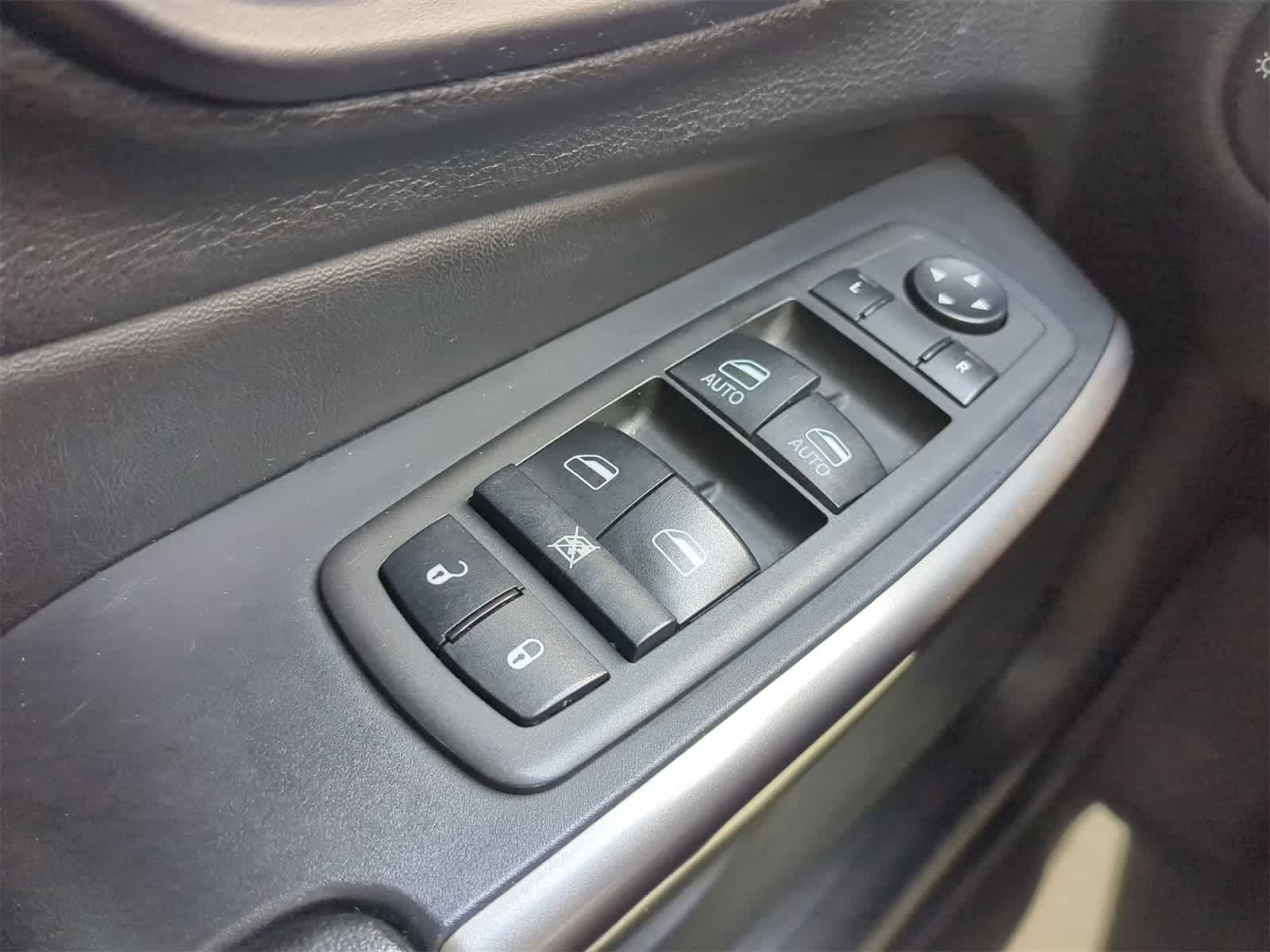 Thumbnail: 2021 Jeep Cherokee - 22