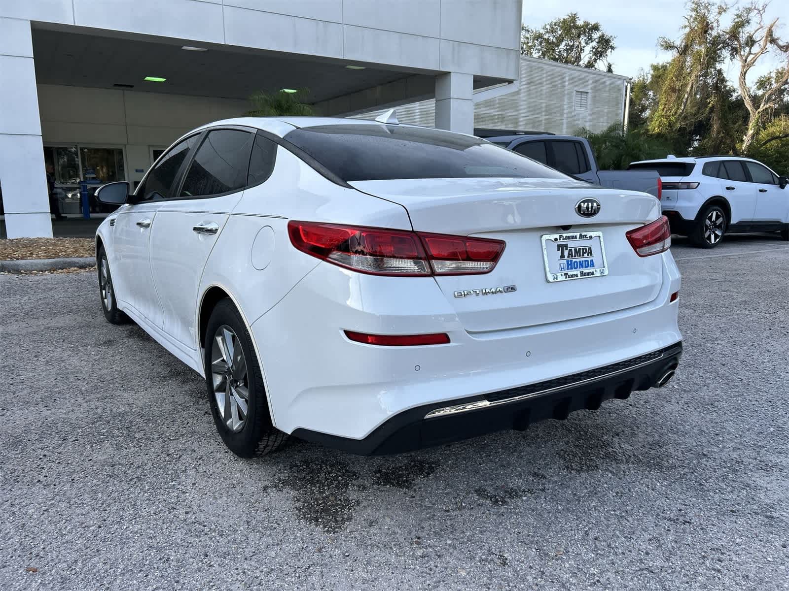 Thumbnail: 2019 Kia Optima - 4