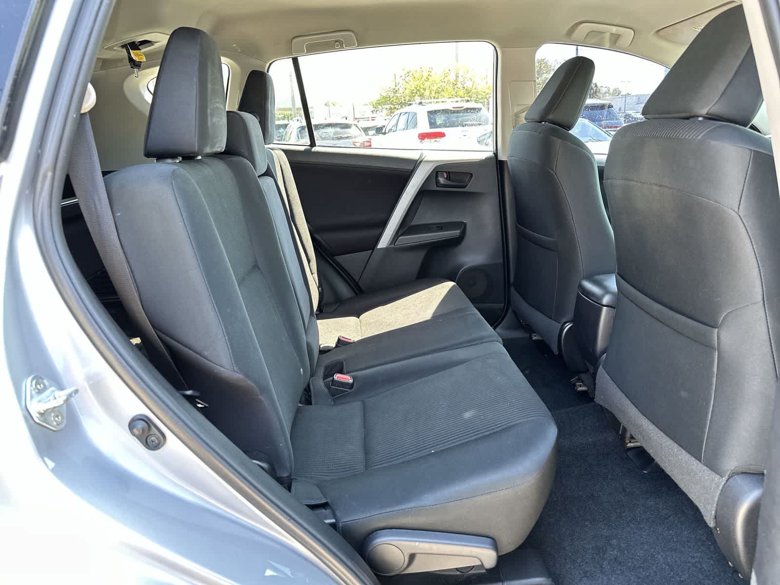 Thumbnail: 2016 Toyota RAV4 - 13