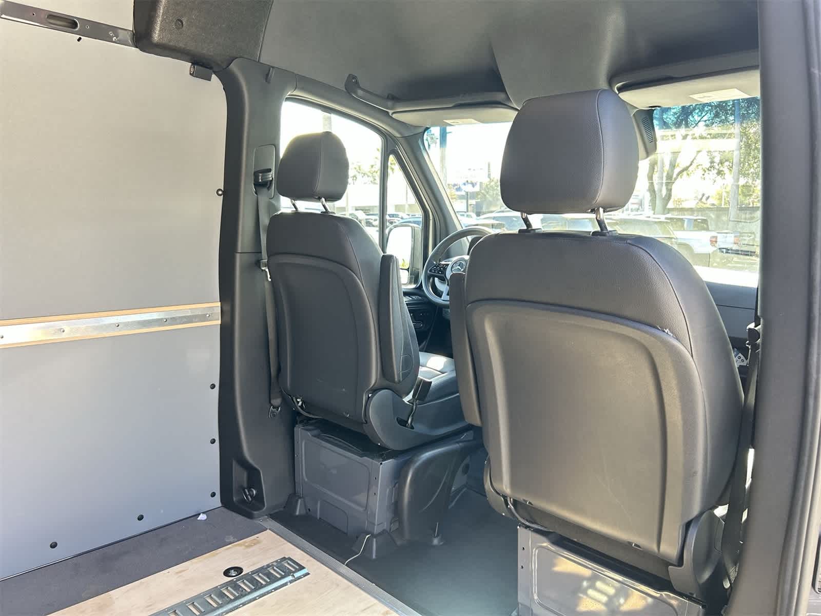 Thumbnail: 2024 Mercedes-Benz Sprinter - 12