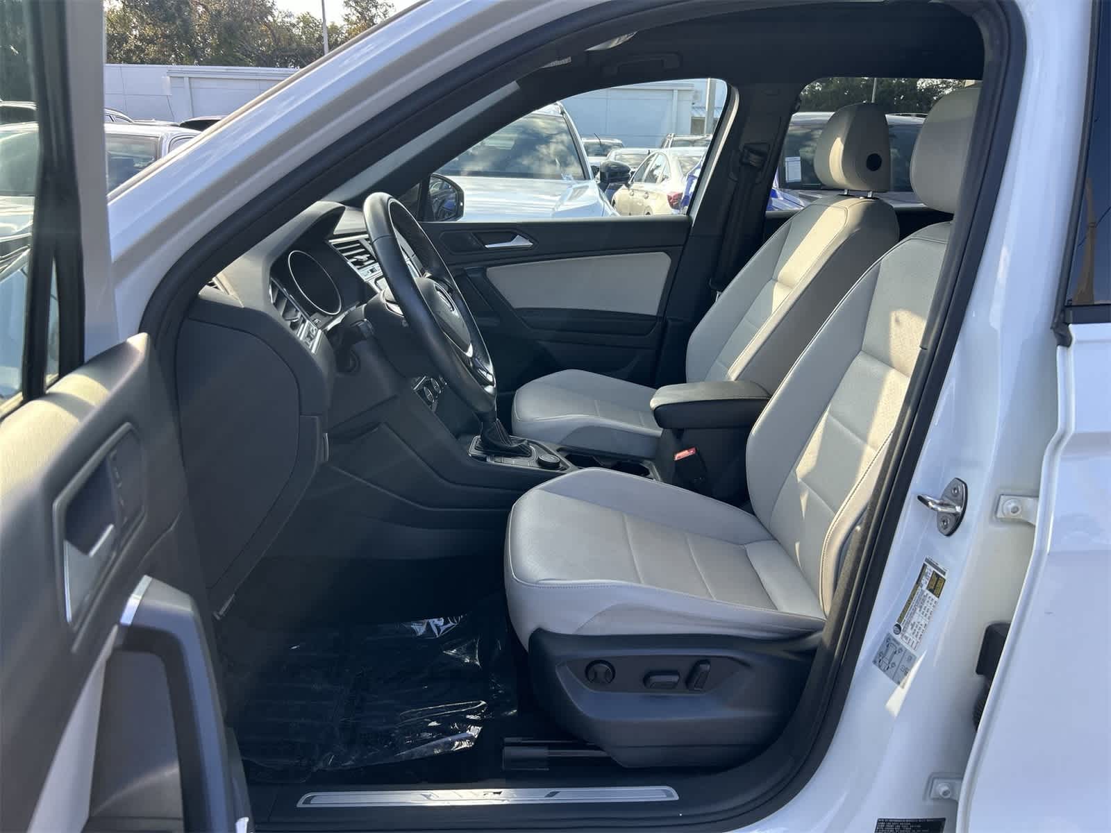 Thumbnail: 2021 Volkswagen Tiguan - 2