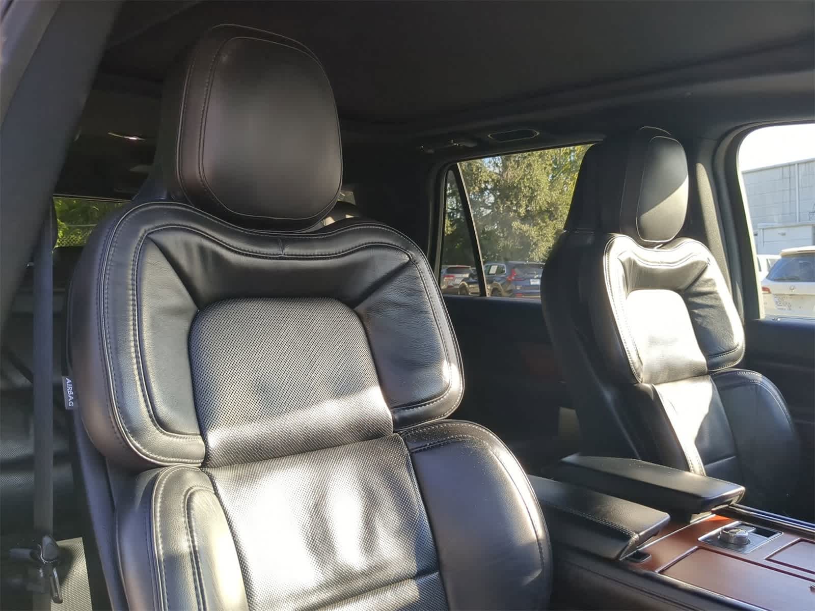 Thumbnail: 2019 Lincoln Navigator L - 7