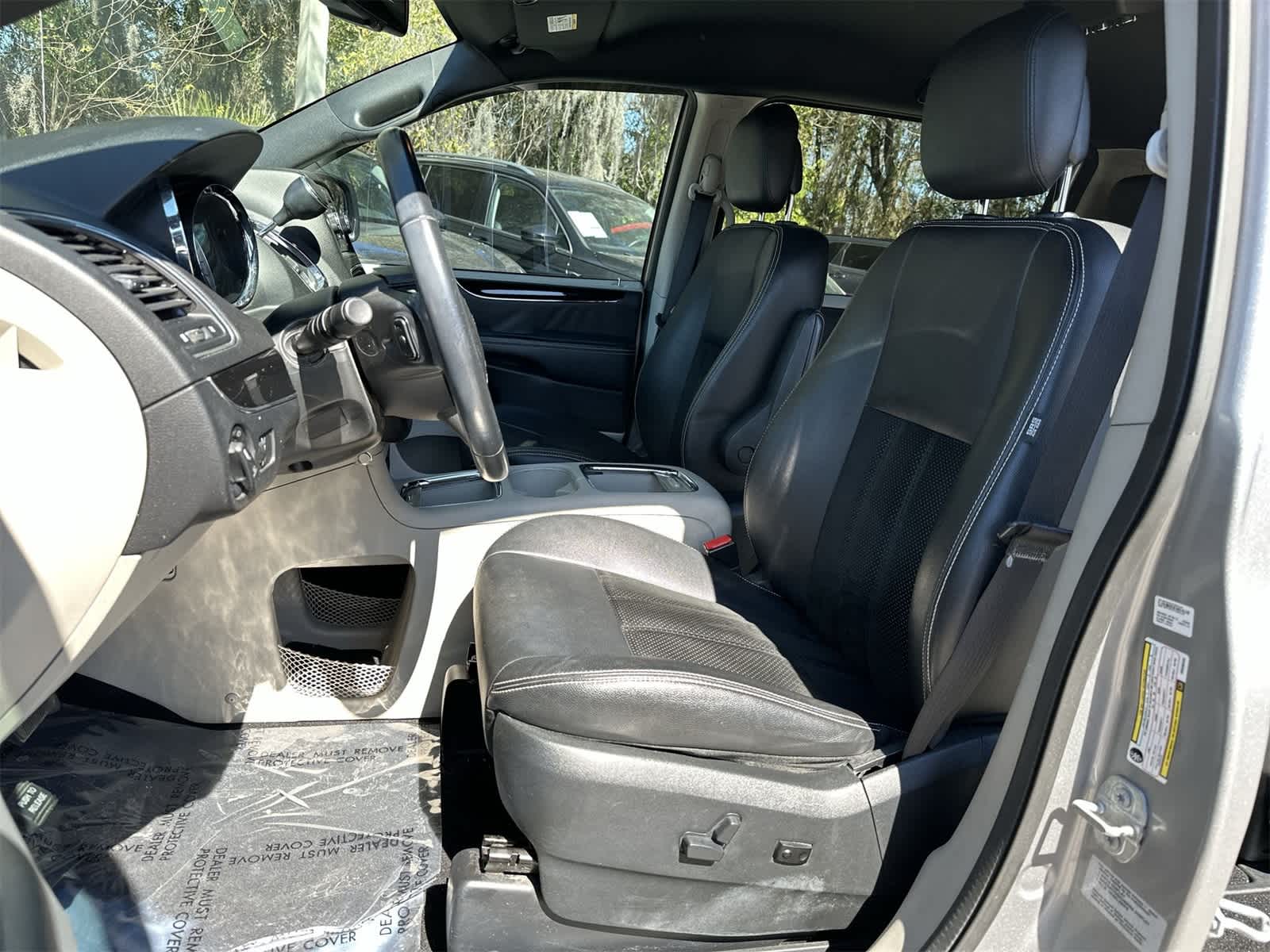 Thumbnail: 2017 Dodge Grand Caravan - 11