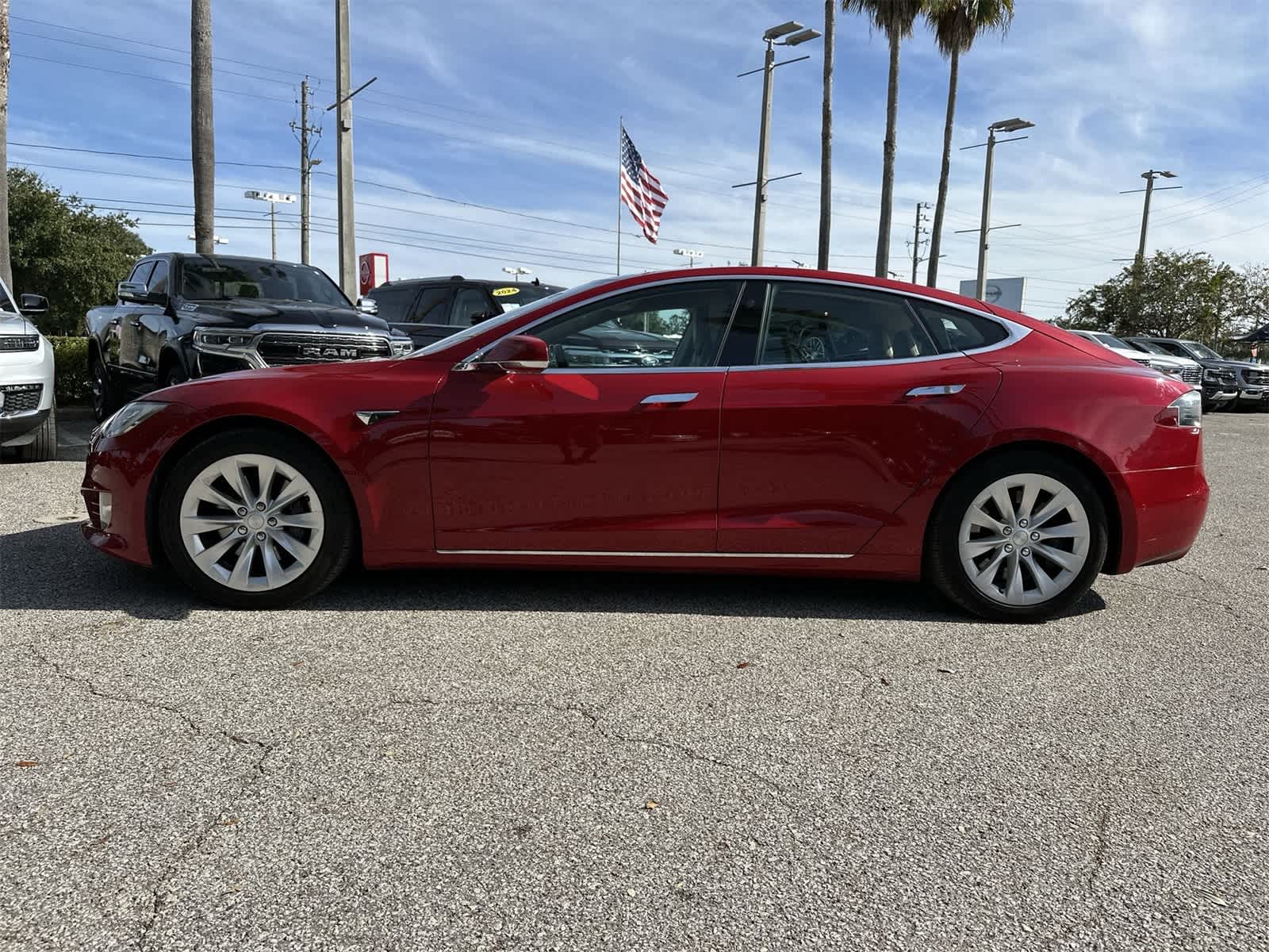 Thumbnail: 2017 Tesla Model S - 10