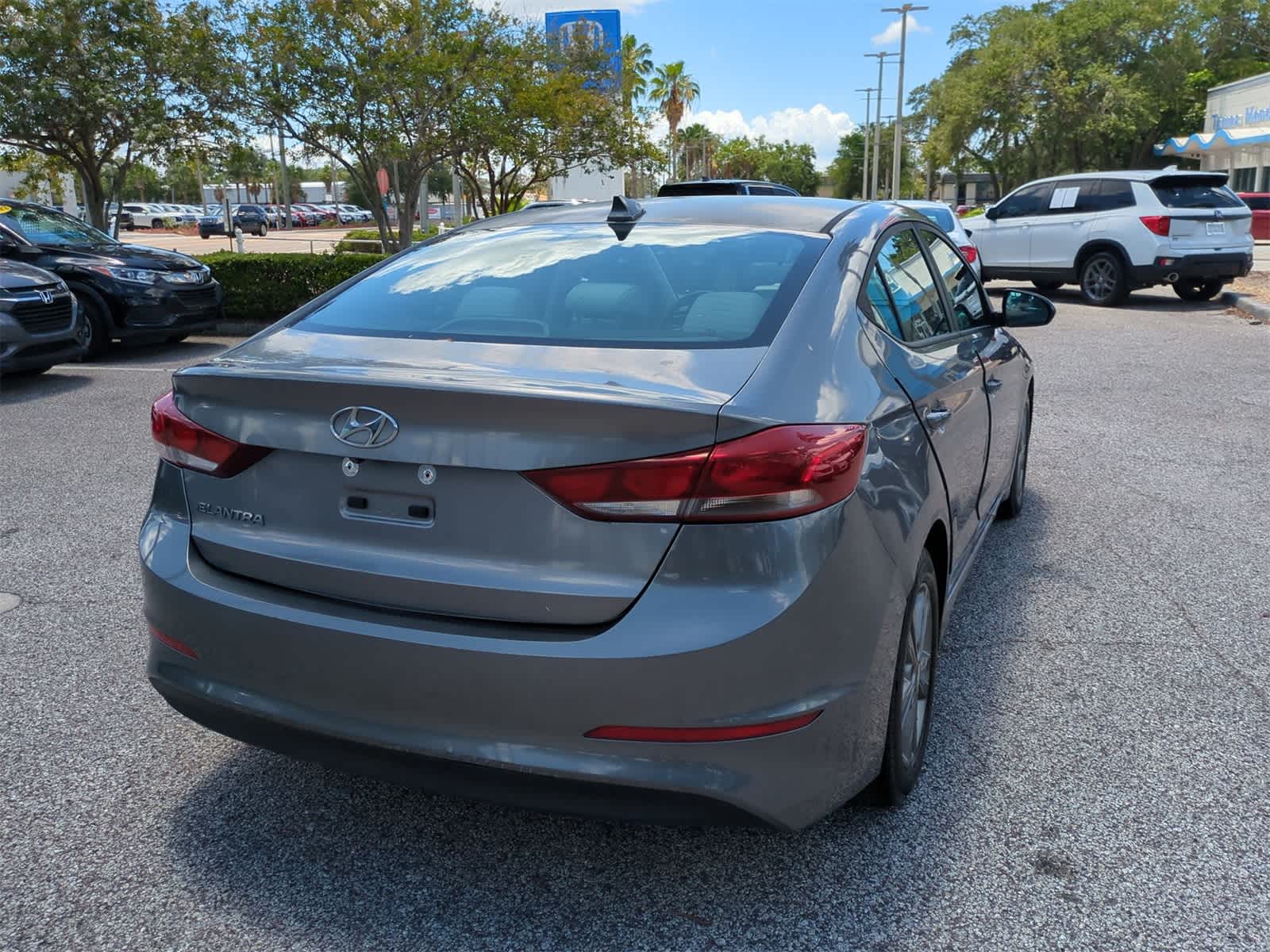 Thumbnail: 2018 Hyundai Elantra - 6