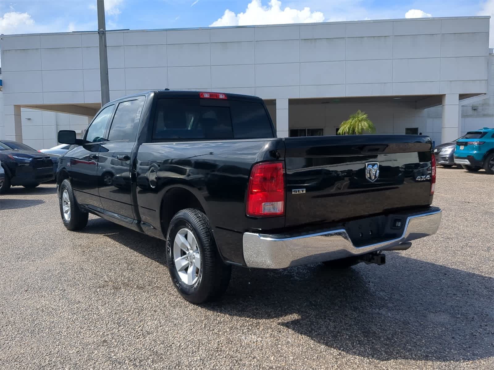 Thumbnail: 2020 RAM 1500 Classic - 4