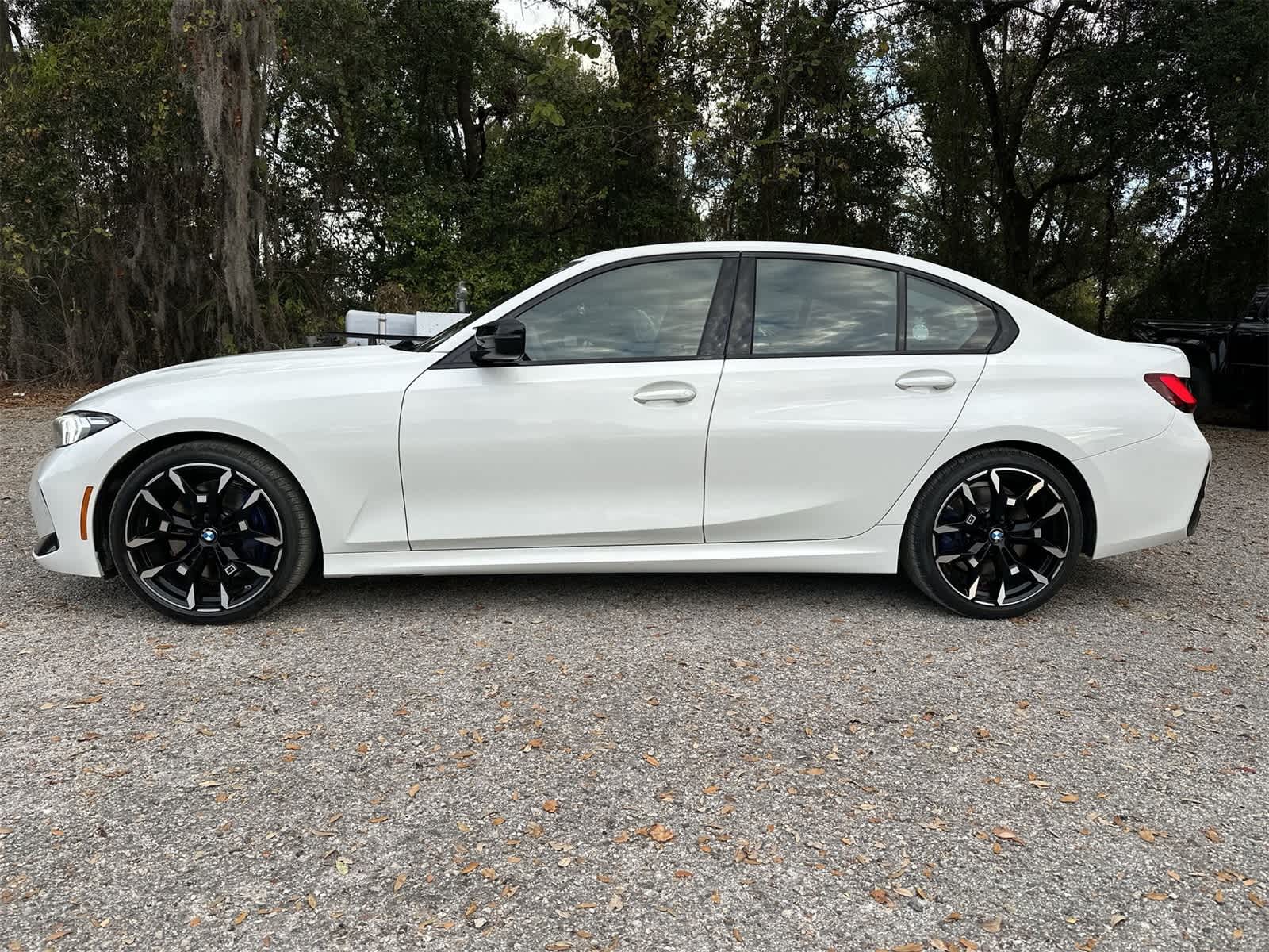 Thumbnail: 2025 BMW 3 Series - 3