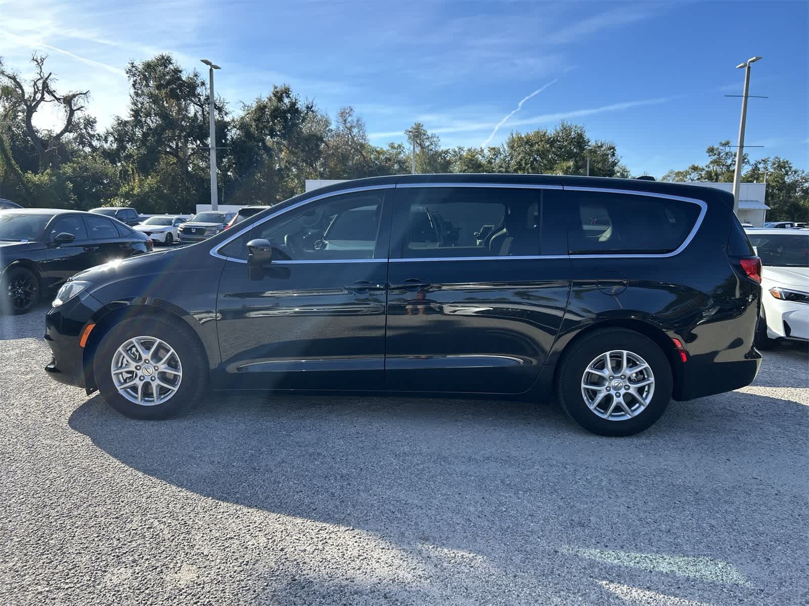 Thumbnail: 2024 Chrysler Voyager - 3