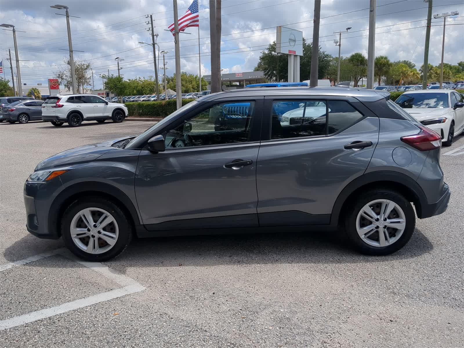 Thumbnail: 2021 Nissan Kicks - 3