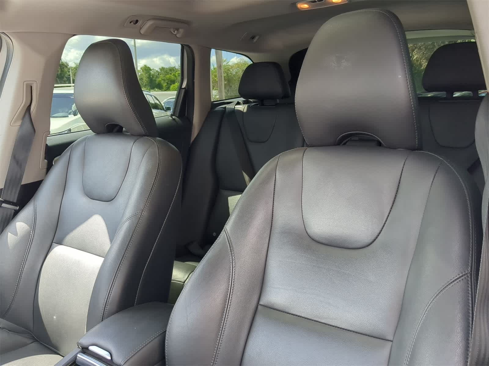 Thumbnail: 2016 Volvo XC60 - 8