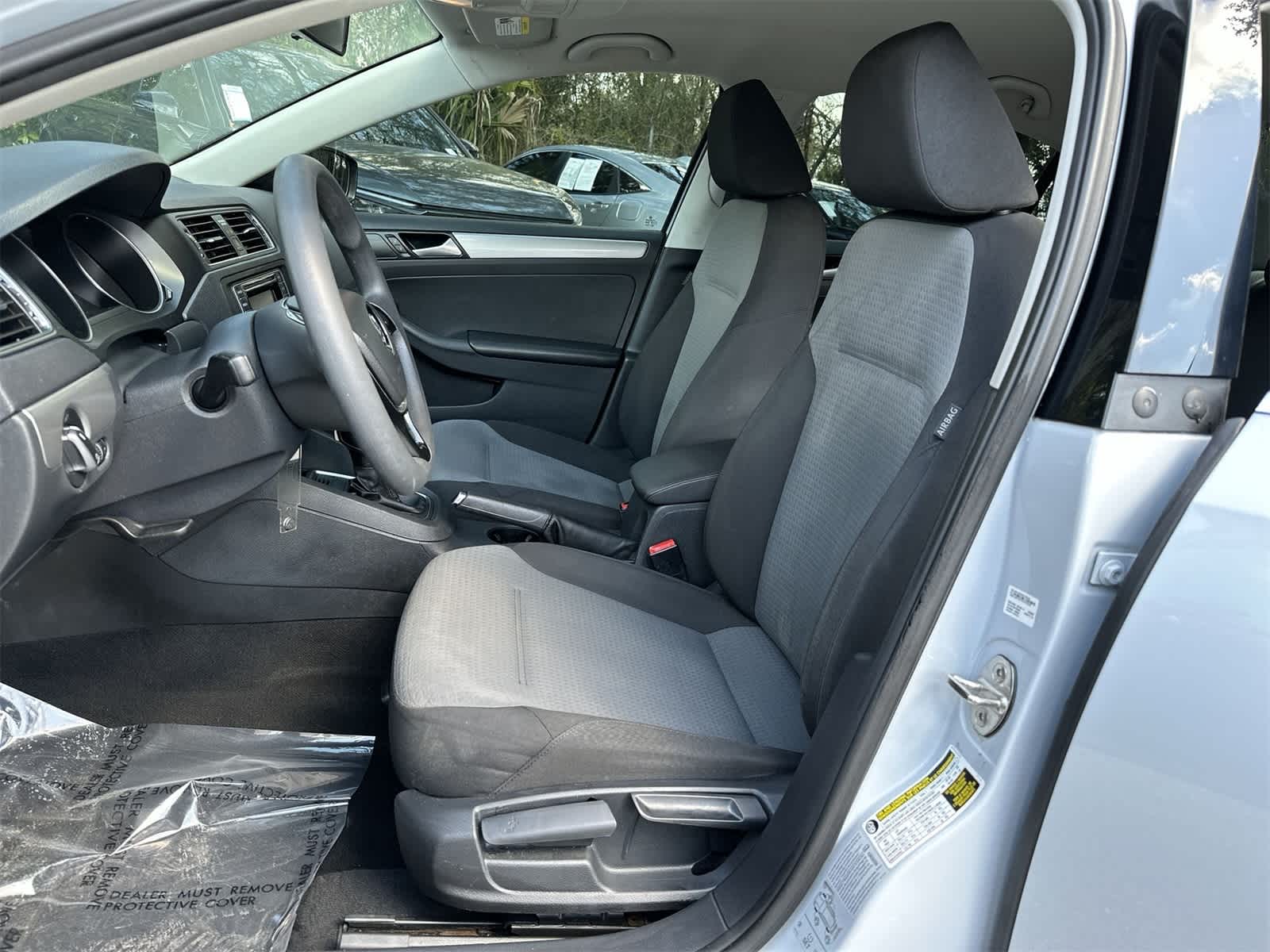 Thumbnail: 2017 Volkswagen Jetta - 11