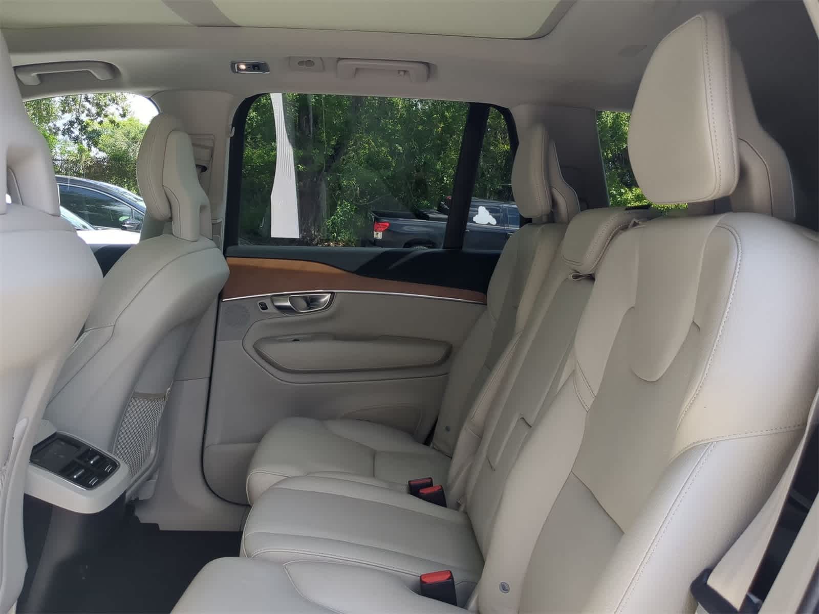 Thumbnail: 2021 Volvo XC90 - 14