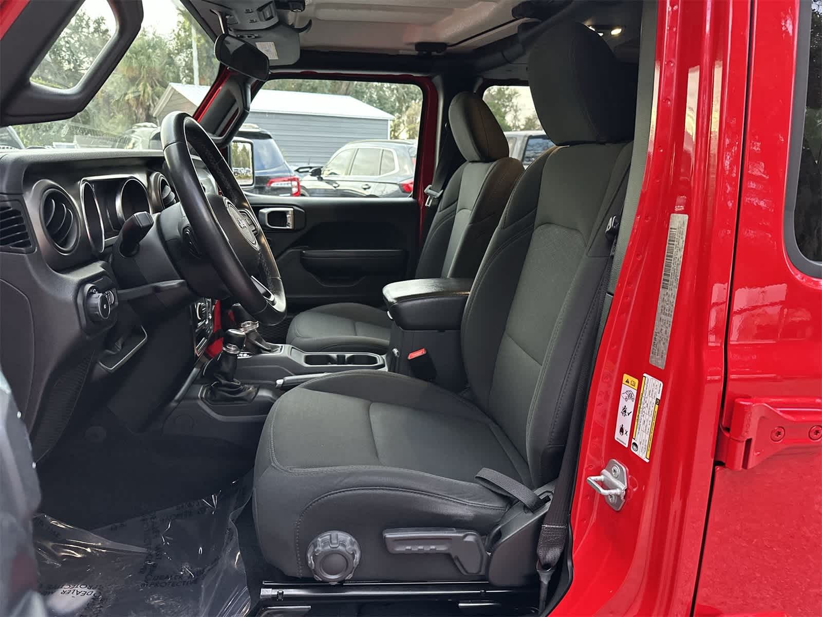 Thumbnail: 2019 Jeep Wrangler - 11