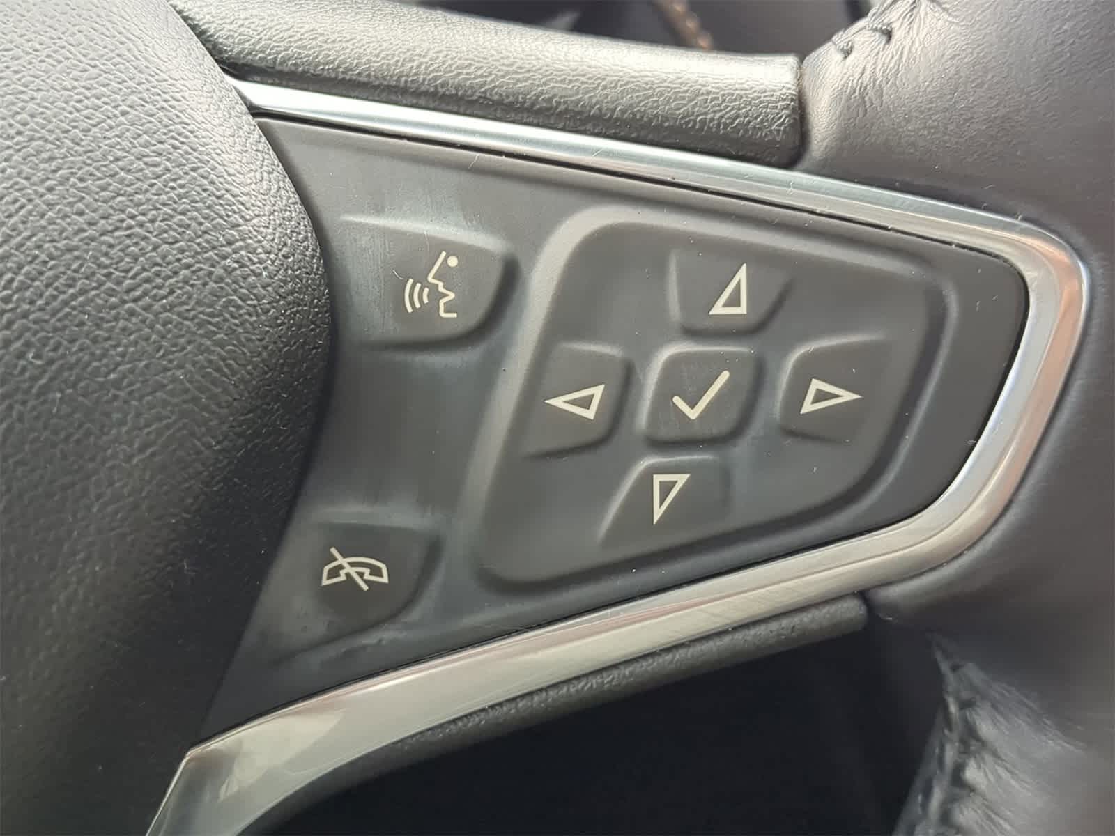 Thumbnail: 2019 Chevrolet Equinox - 23