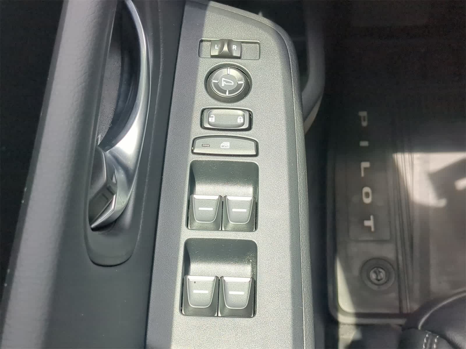 2024 Honda Pilot Touring 24