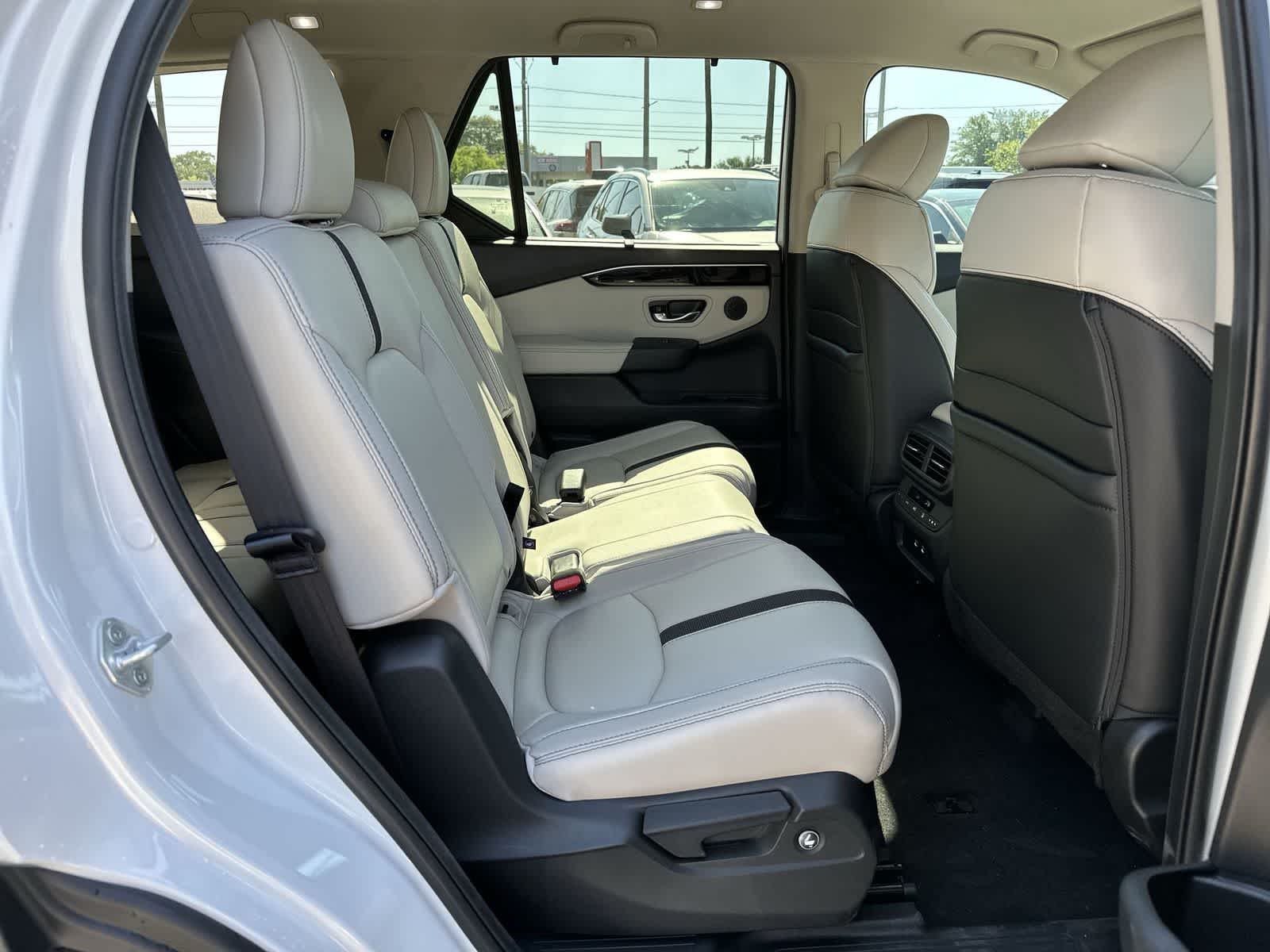 Thumbnail: 2026 Honda Pilot - 13