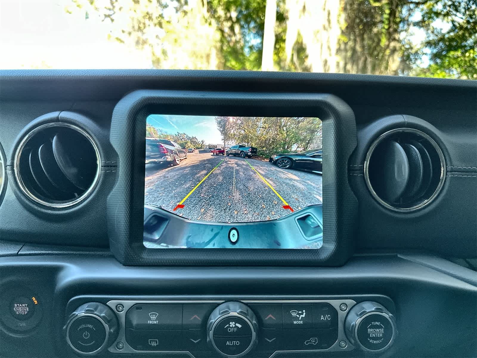 Thumbnail: 2023 Jeep Gladiator - 20