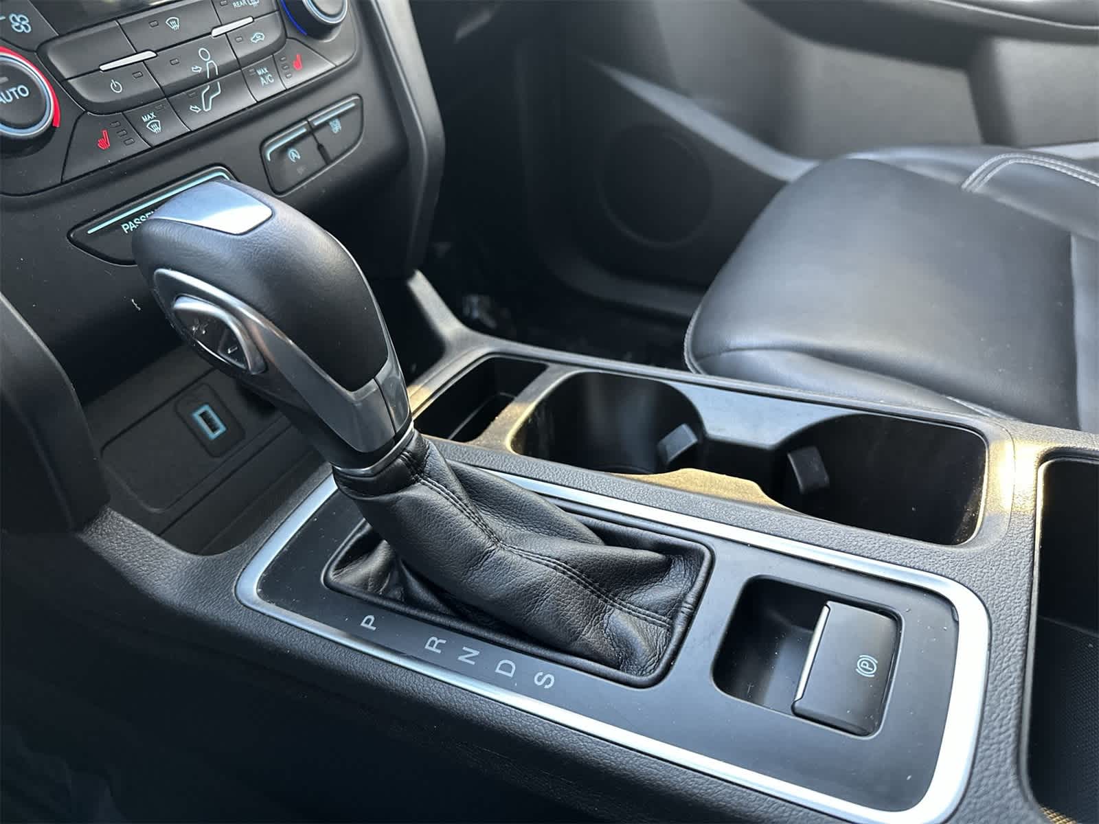 Thumbnail: 2019 Ford Escape - 15