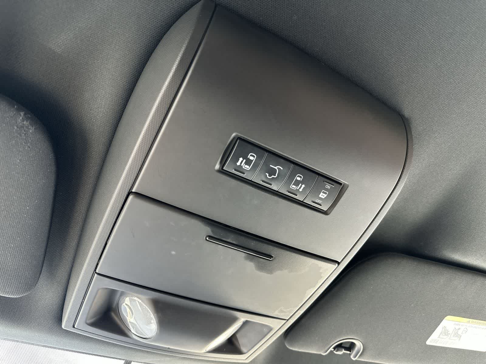 Thumbnail: 2017 Dodge Grand Caravan - 17