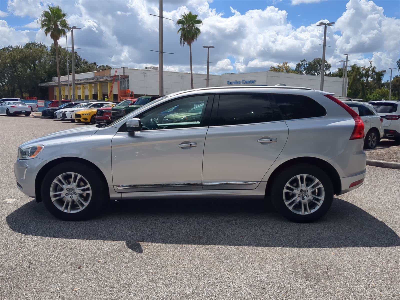 Thumbnail: 2016 Volvo XC60 - 3
