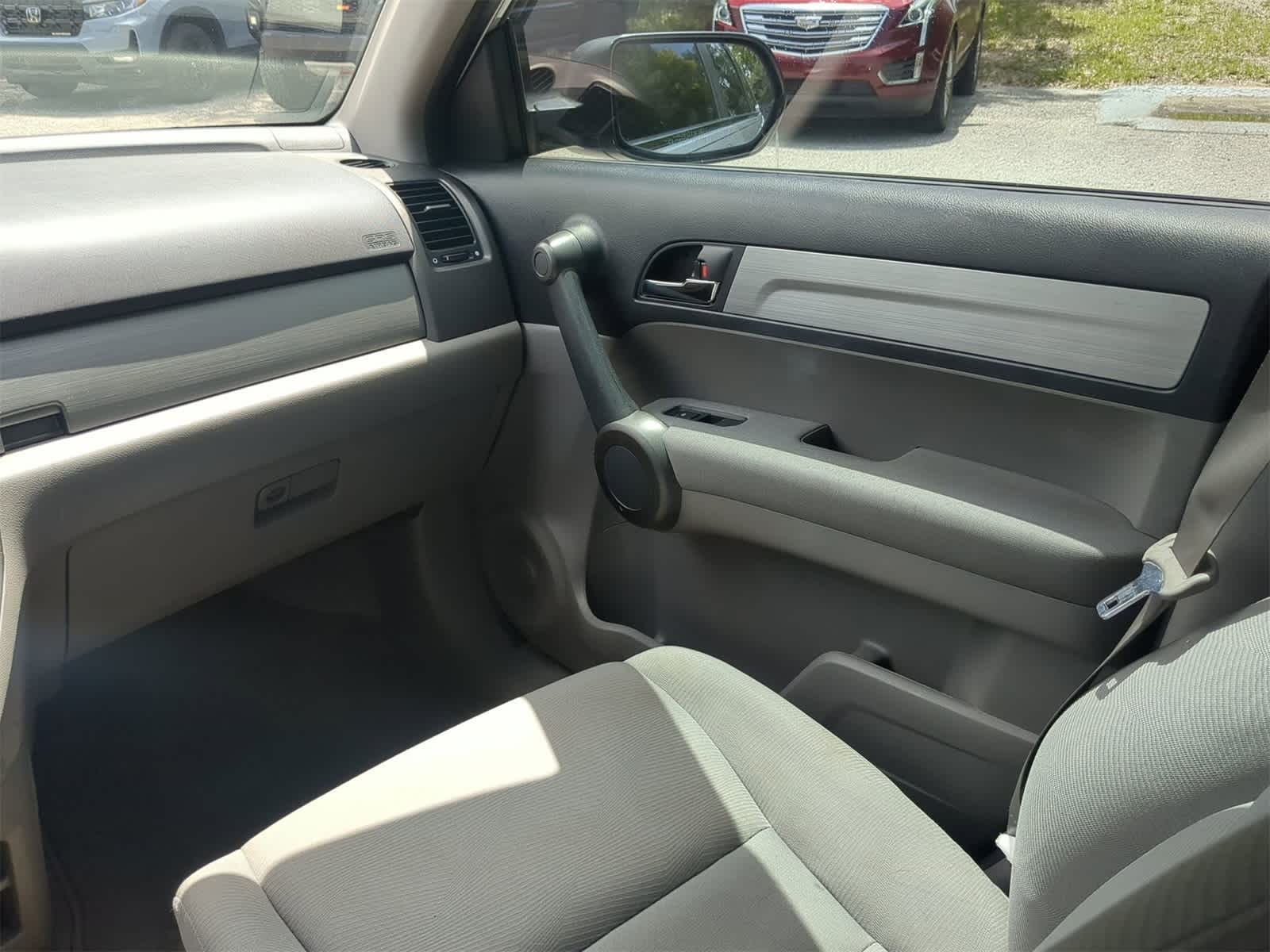 Thumbnail: 2011 Honda CR-V - 17