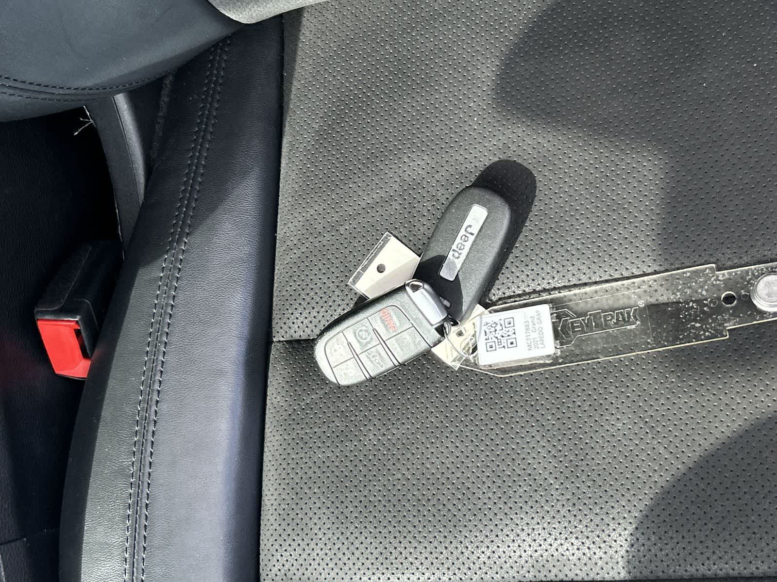 Thumbnail: 2021 Jeep Grand Cherokee - 3