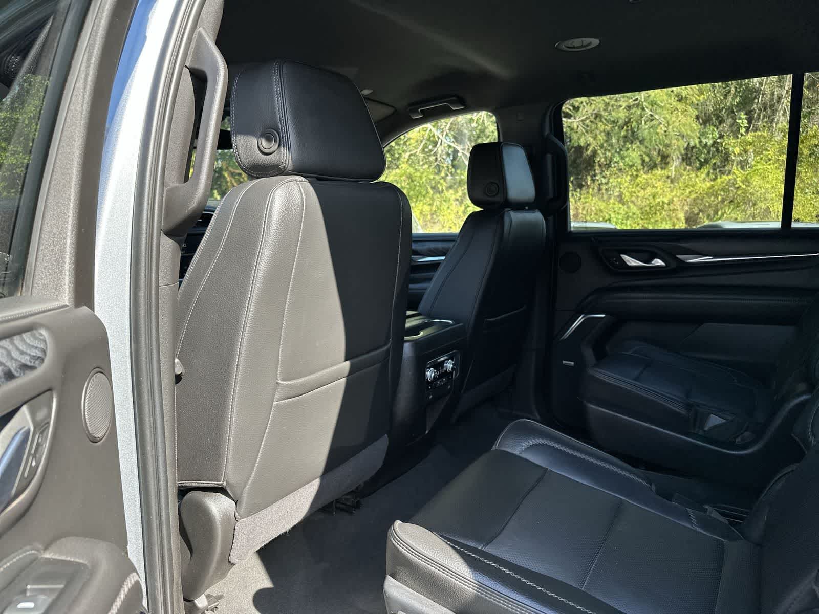 Thumbnail: 2023 GMC Yukon XL - 12