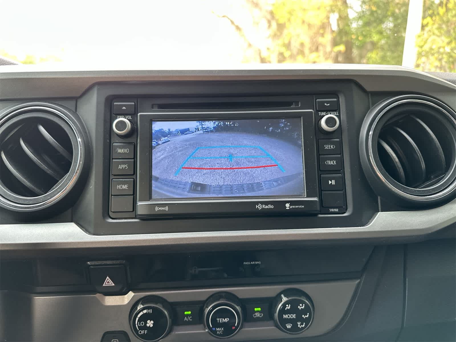 Thumbnail: 2018 Toyota Tacoma - 21