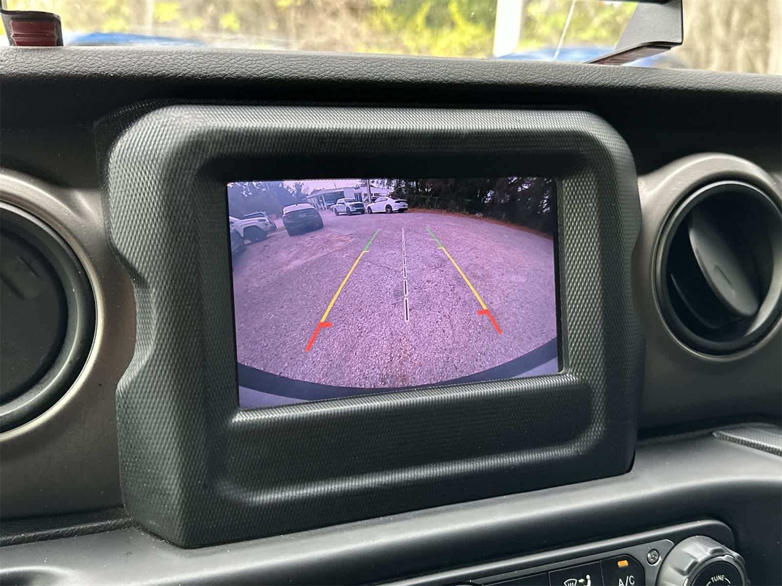 Thumbnail: 2018 Jeep Wrangler - 21