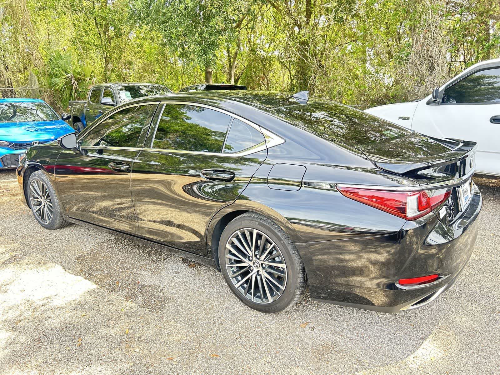 Thumbnail: 2024 Lexus ES - 6