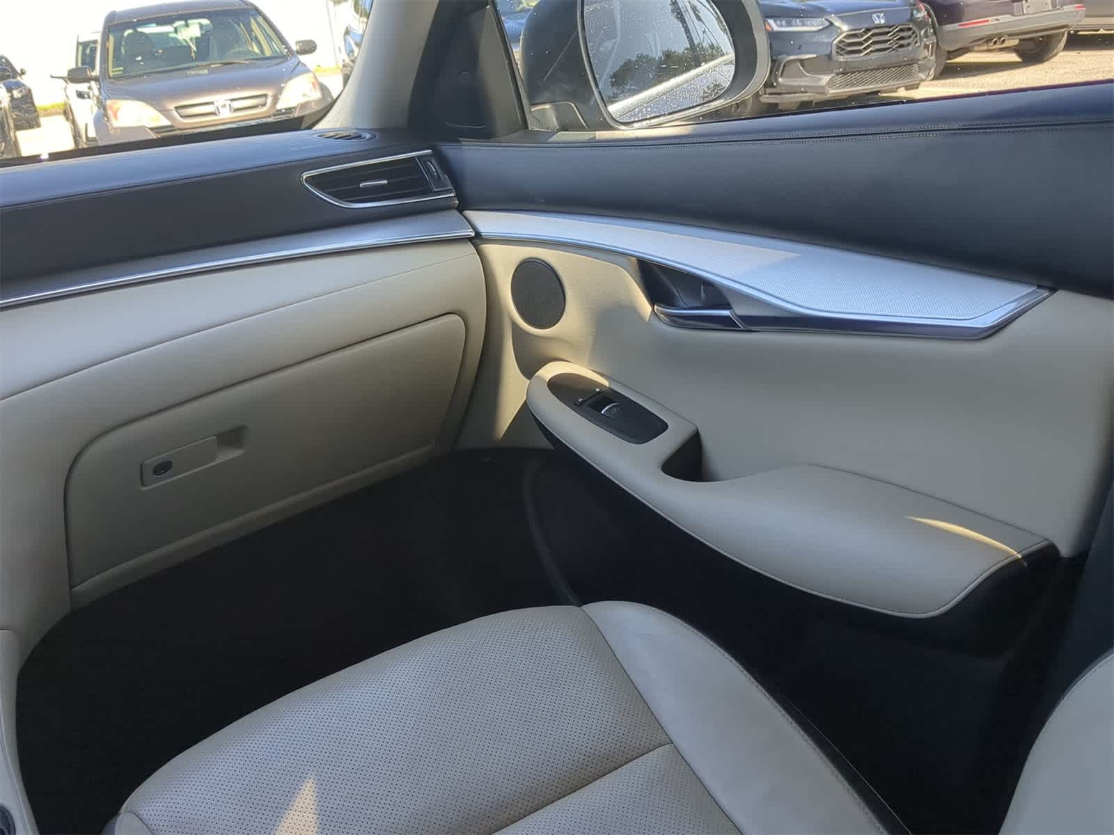 2019 INFINITI QX50 Essential 16