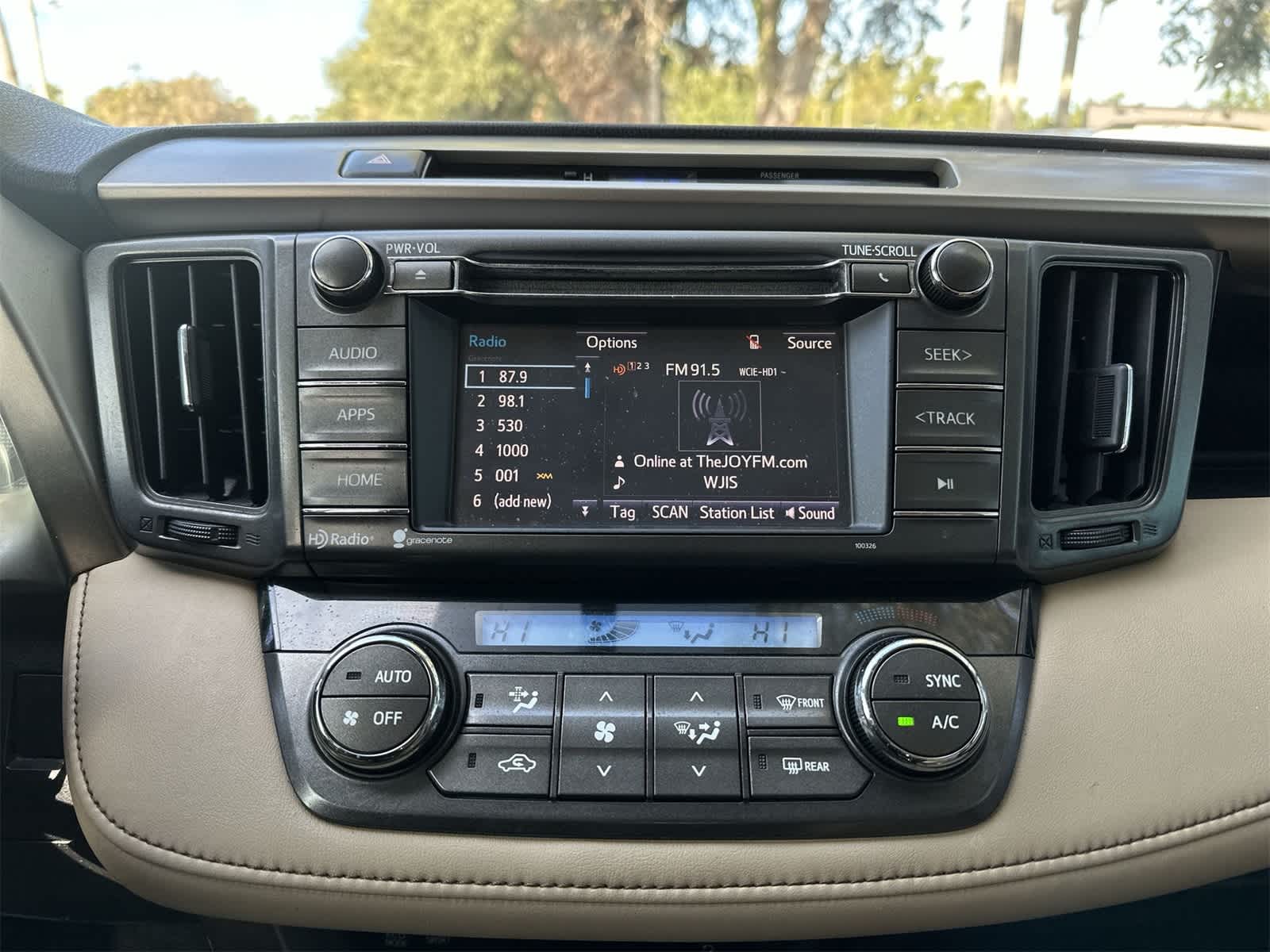 Thumbnail: 2015 Toyota RAV4 - 4