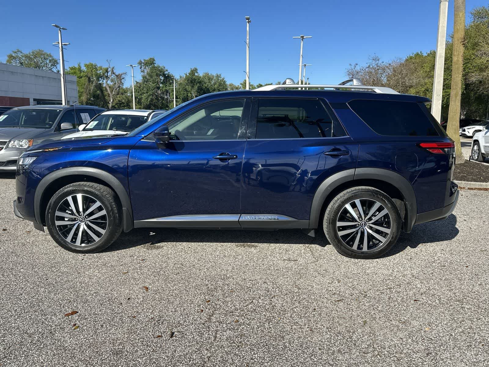 Thumbnail: 2023 Nissan Pathfinder - 4