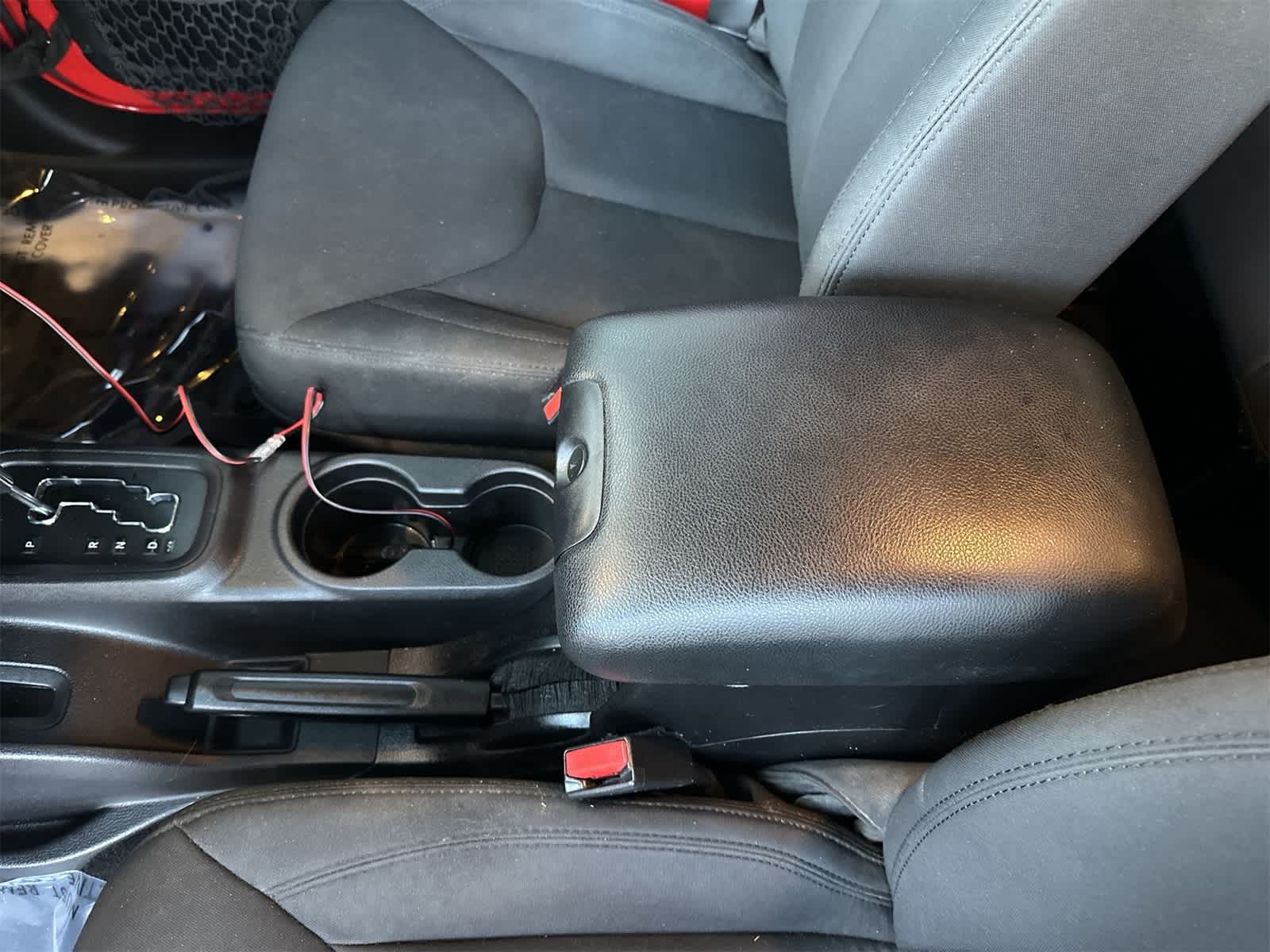 Thumbnail: 2015 Jeep Wrangler - 16