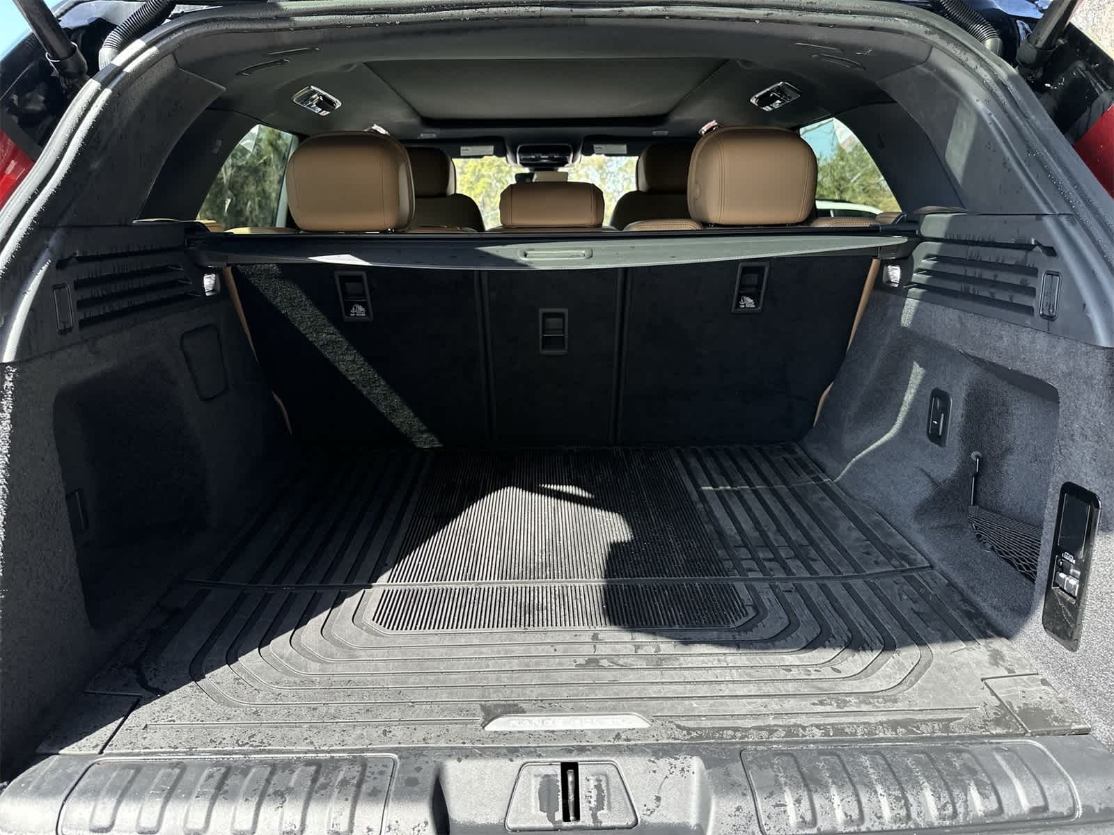 Thumbnail: 2023 Land Rover Range Rover Sport - 18