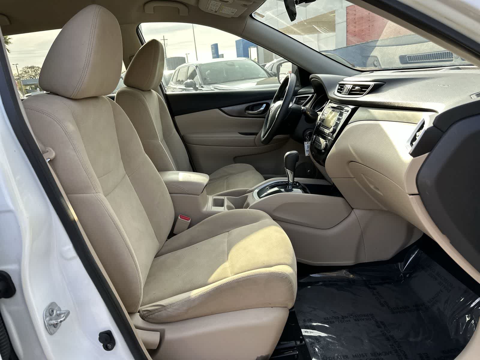 Thumbnail: 2016 Nissan Rogue - 14