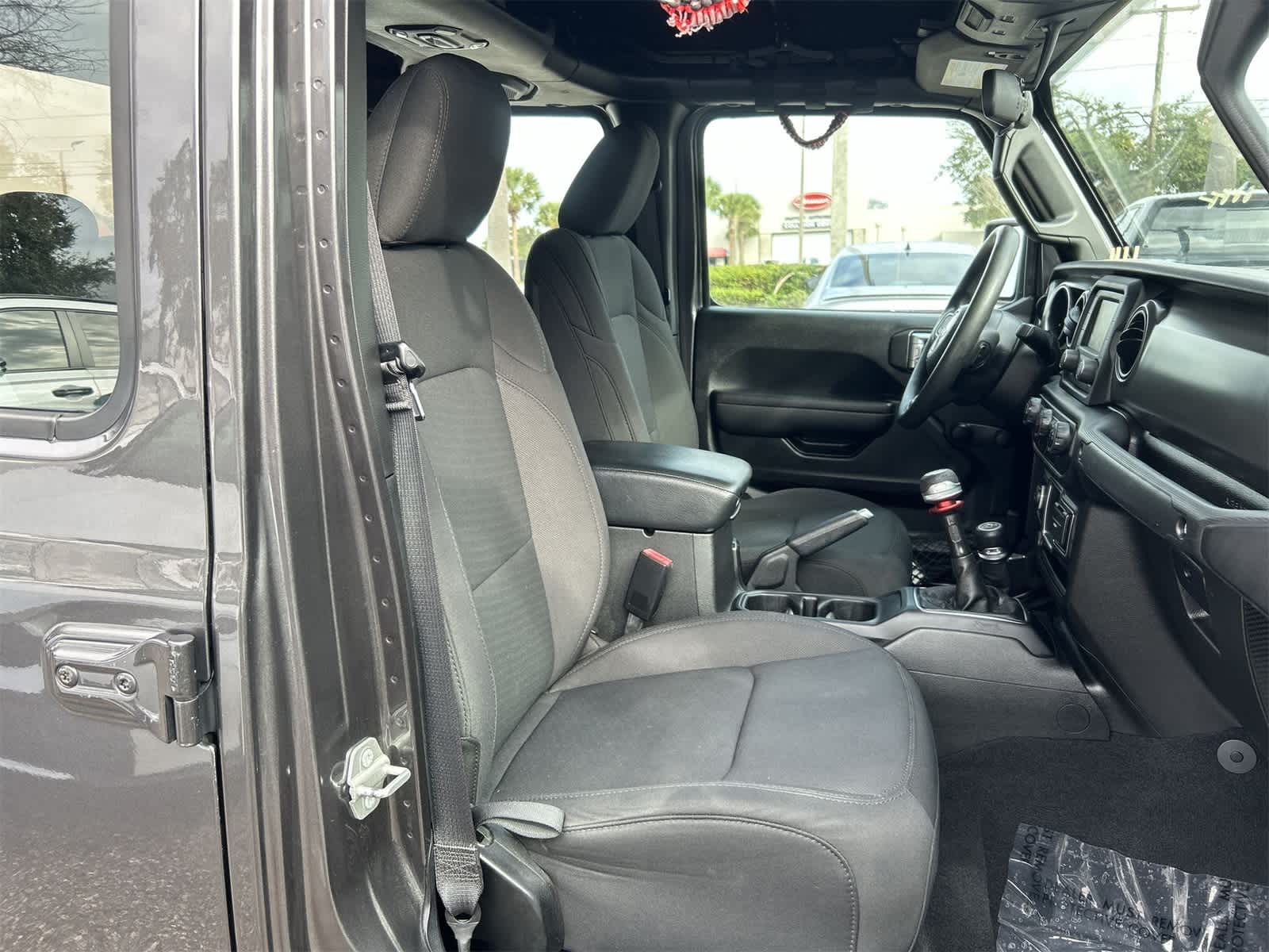 Thumbnail: 2021 Jeep Gladiator - 14