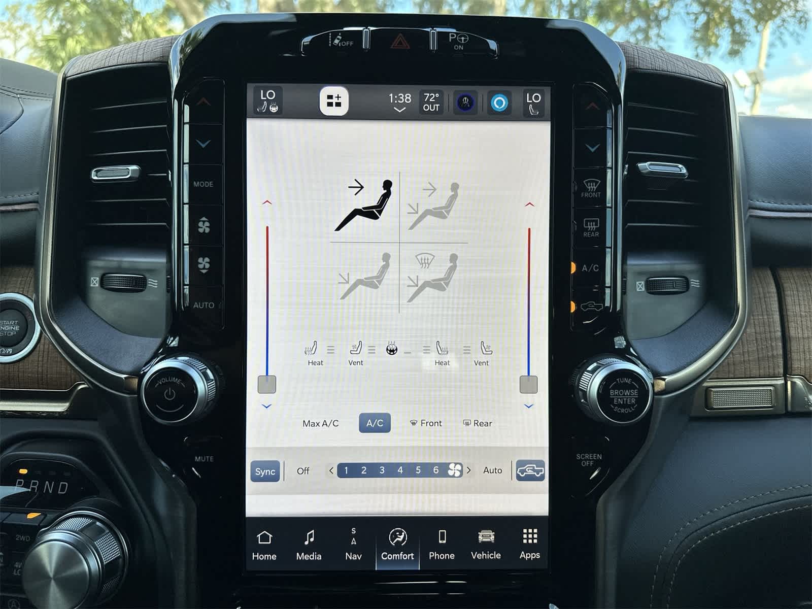 Thumbnail: 2024 RAM 1500 - 9