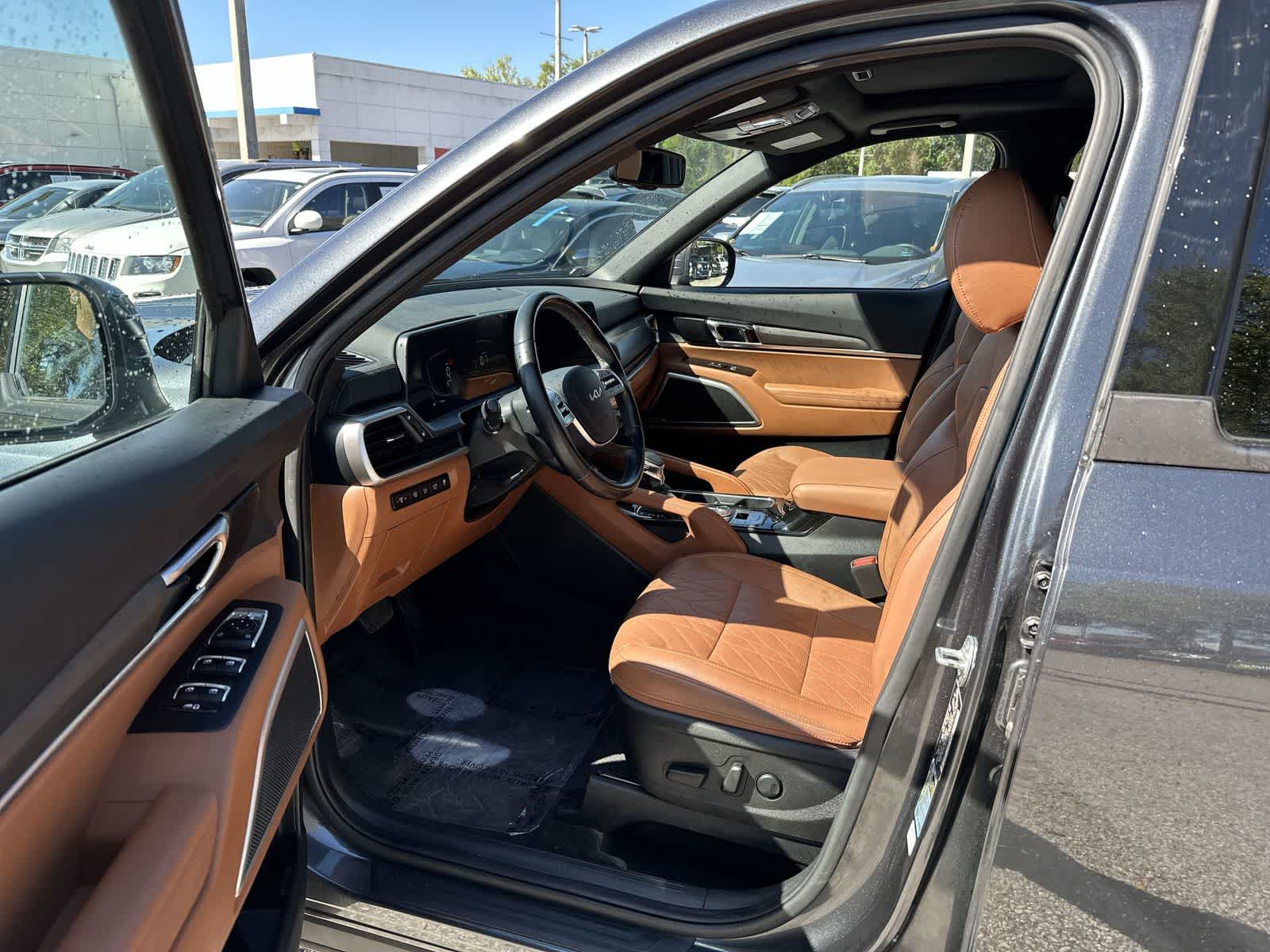 Thumbnail: 2023 Kia Telluride - 10