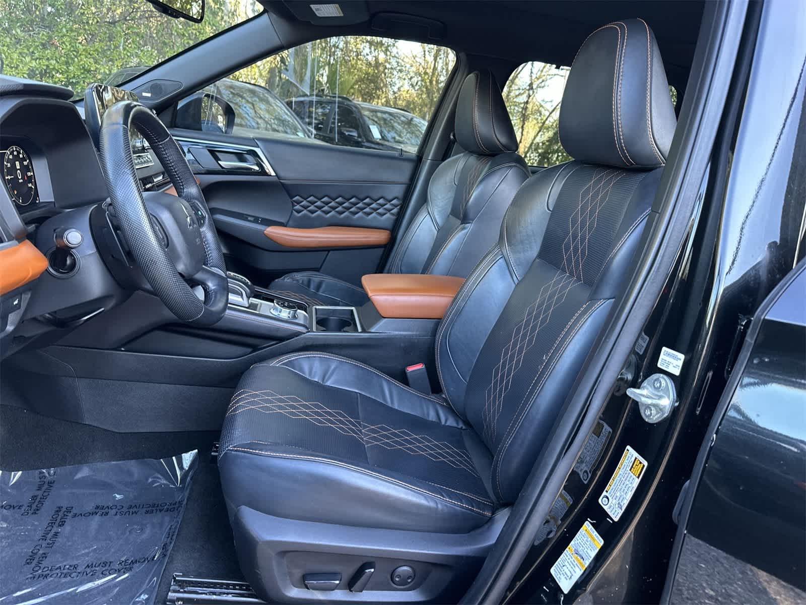 Thumbnail: 2022 Mitsubishi Outlander - 10