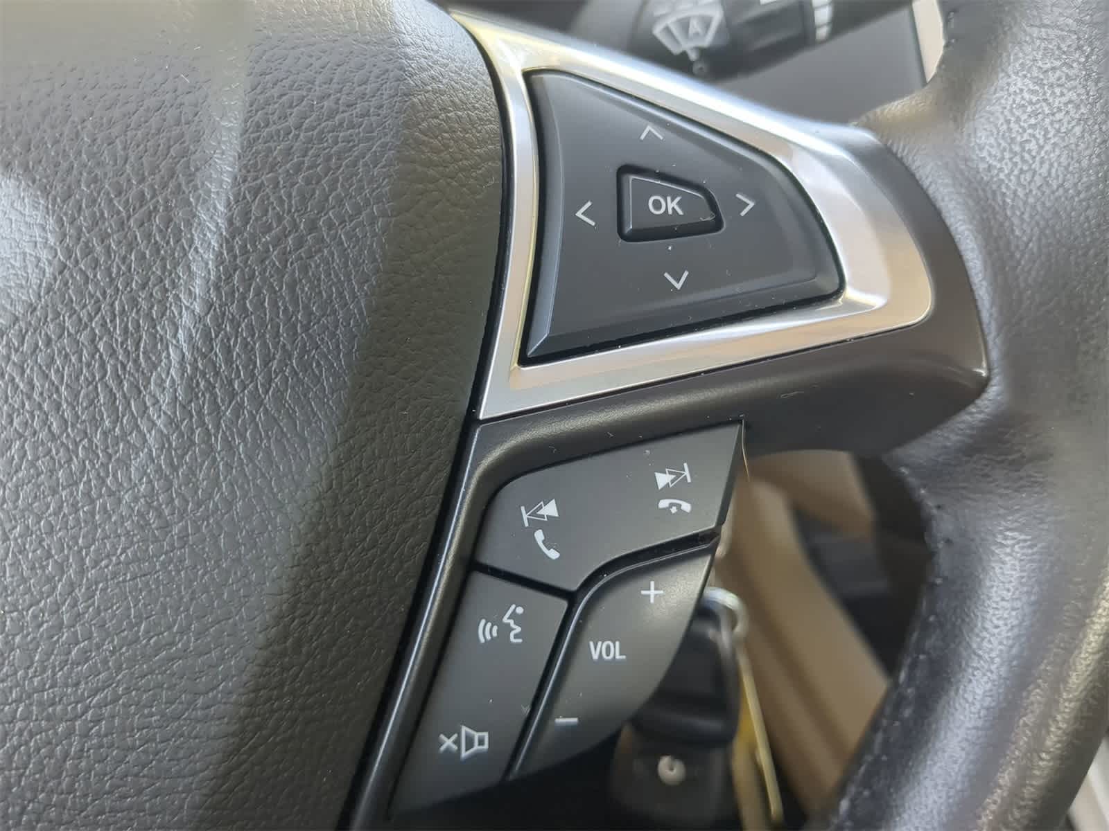 Thumbnail: 2013 Ford Fusion - 25